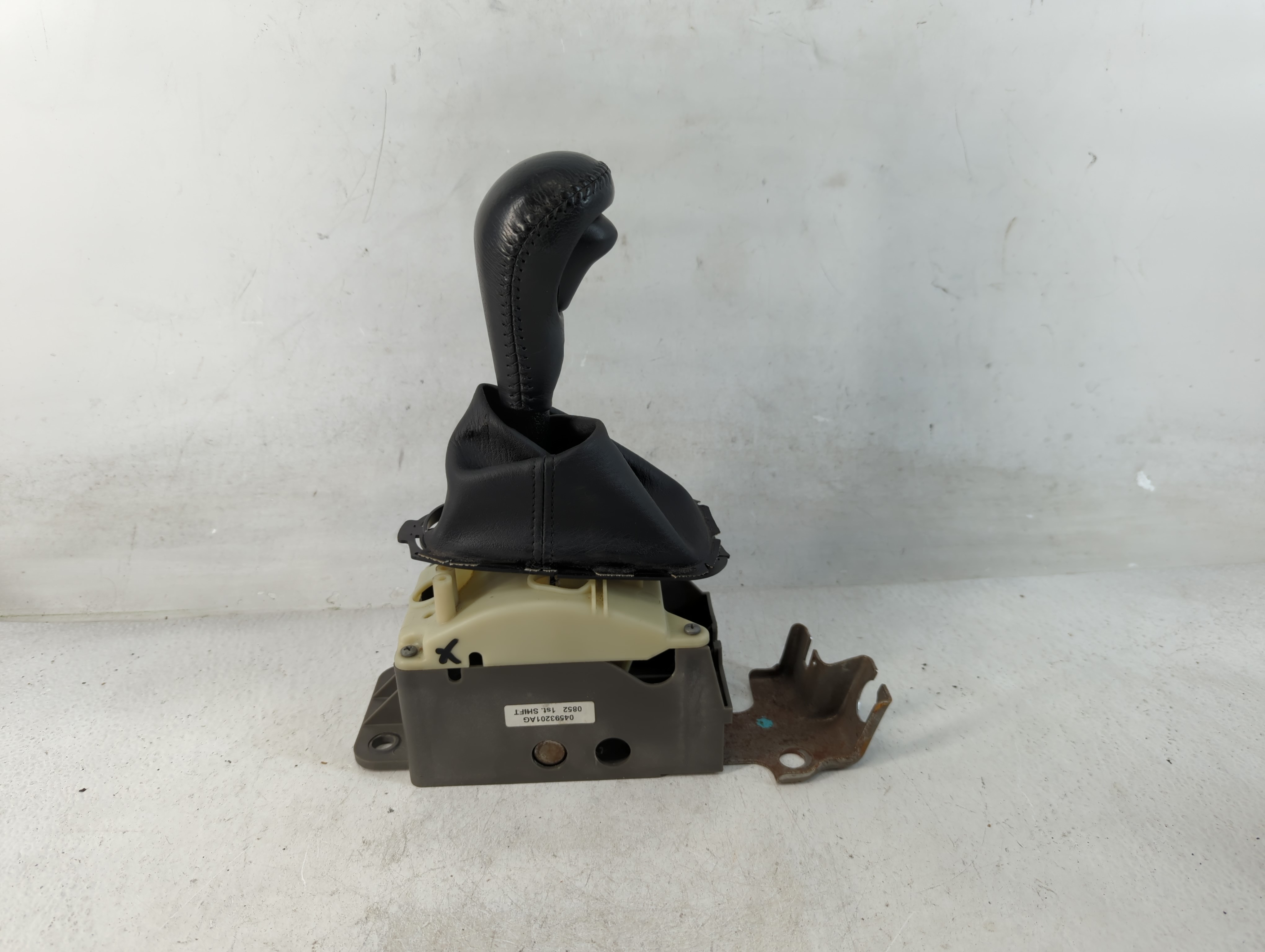 Picture of 2000 Plymouth Concord Floor Console Assembly Shifter 848012
