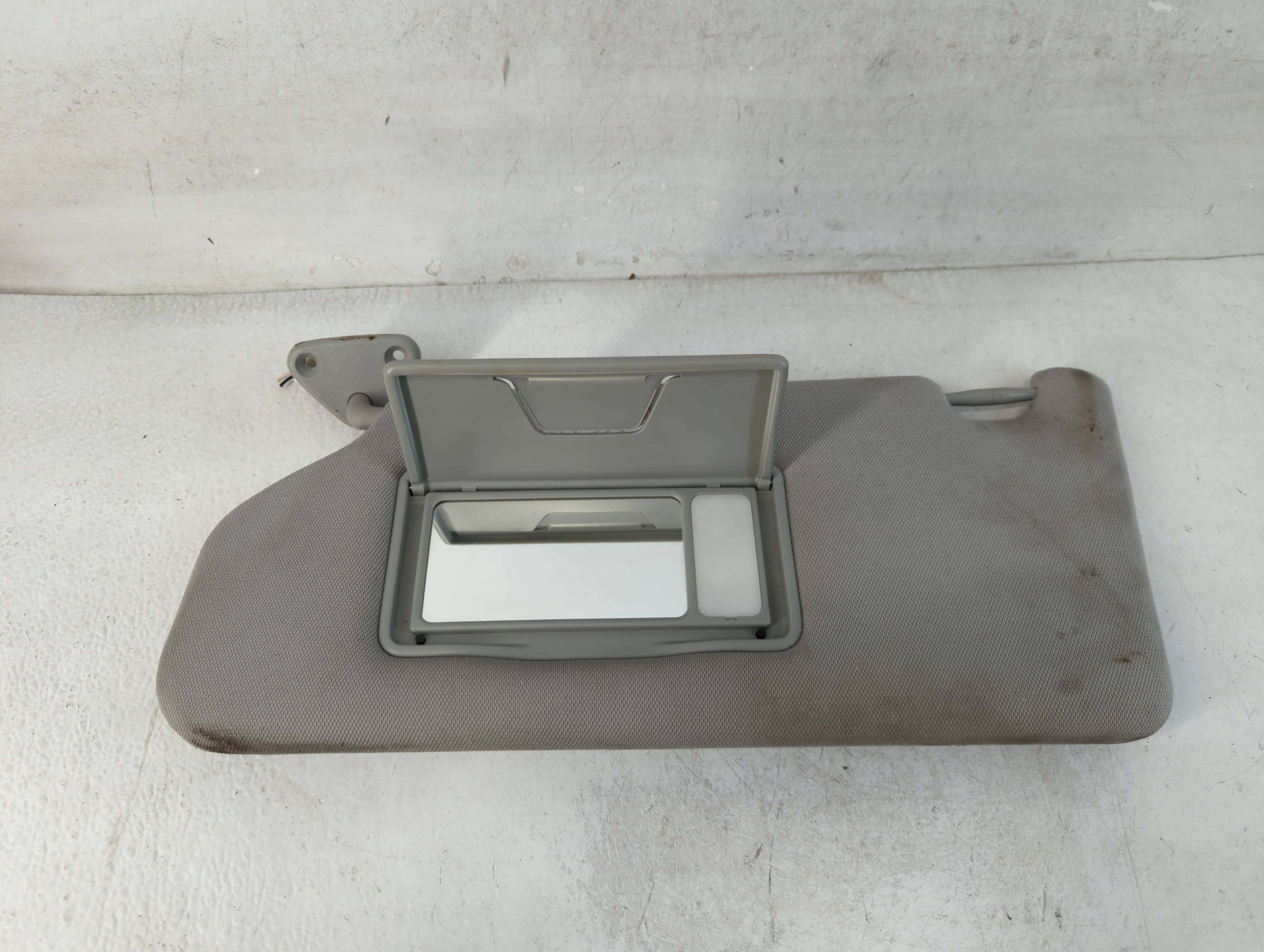 2016 Mitsubishi Outlander Sport Driver Sun Visor Mirror Left Sunvisor 848039 - Oemusedautoparts1.com