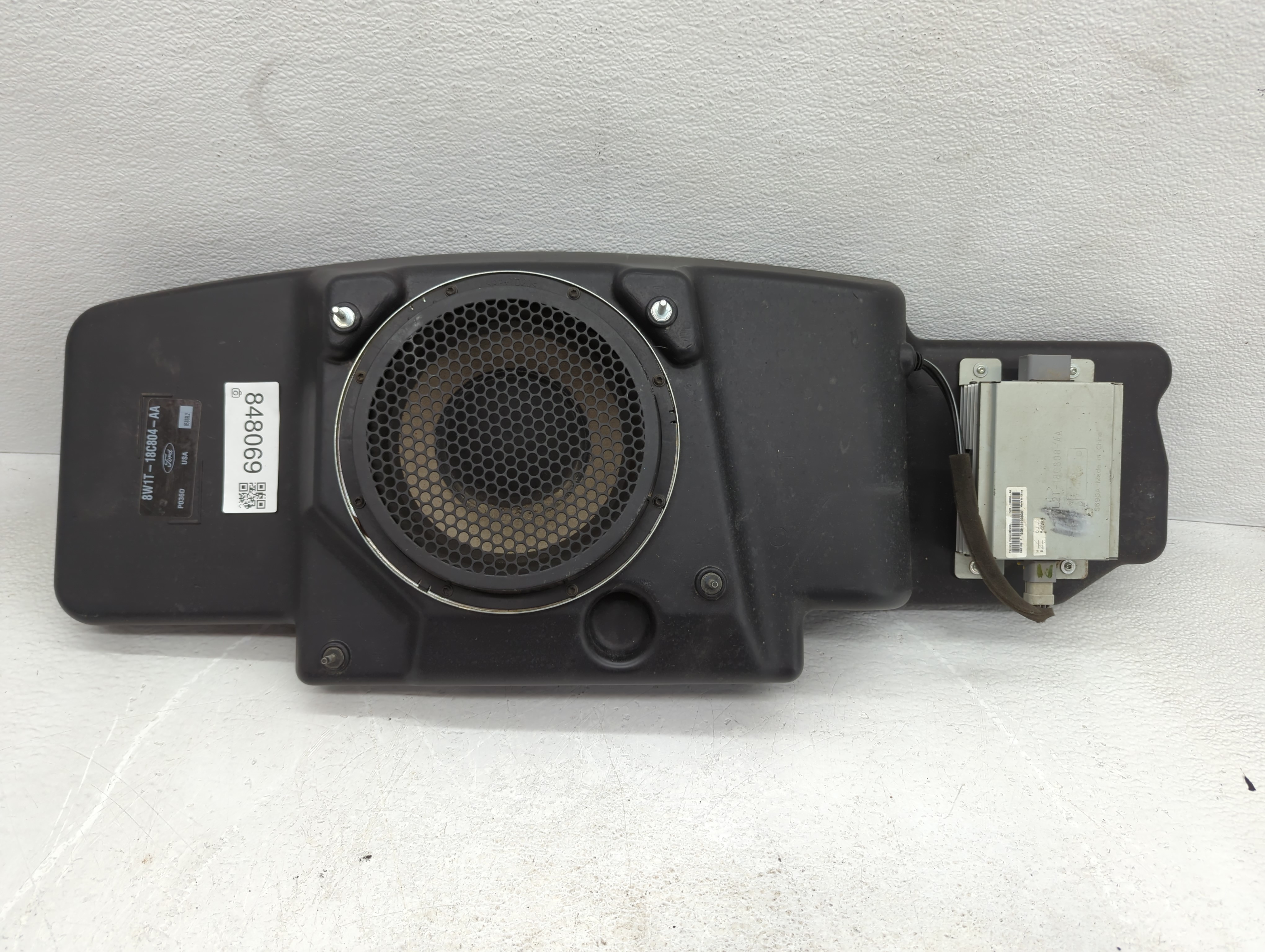 2011 Chrysler Town & Country Speaker/subwoofer 848069 - Oemusedautoparts1.com