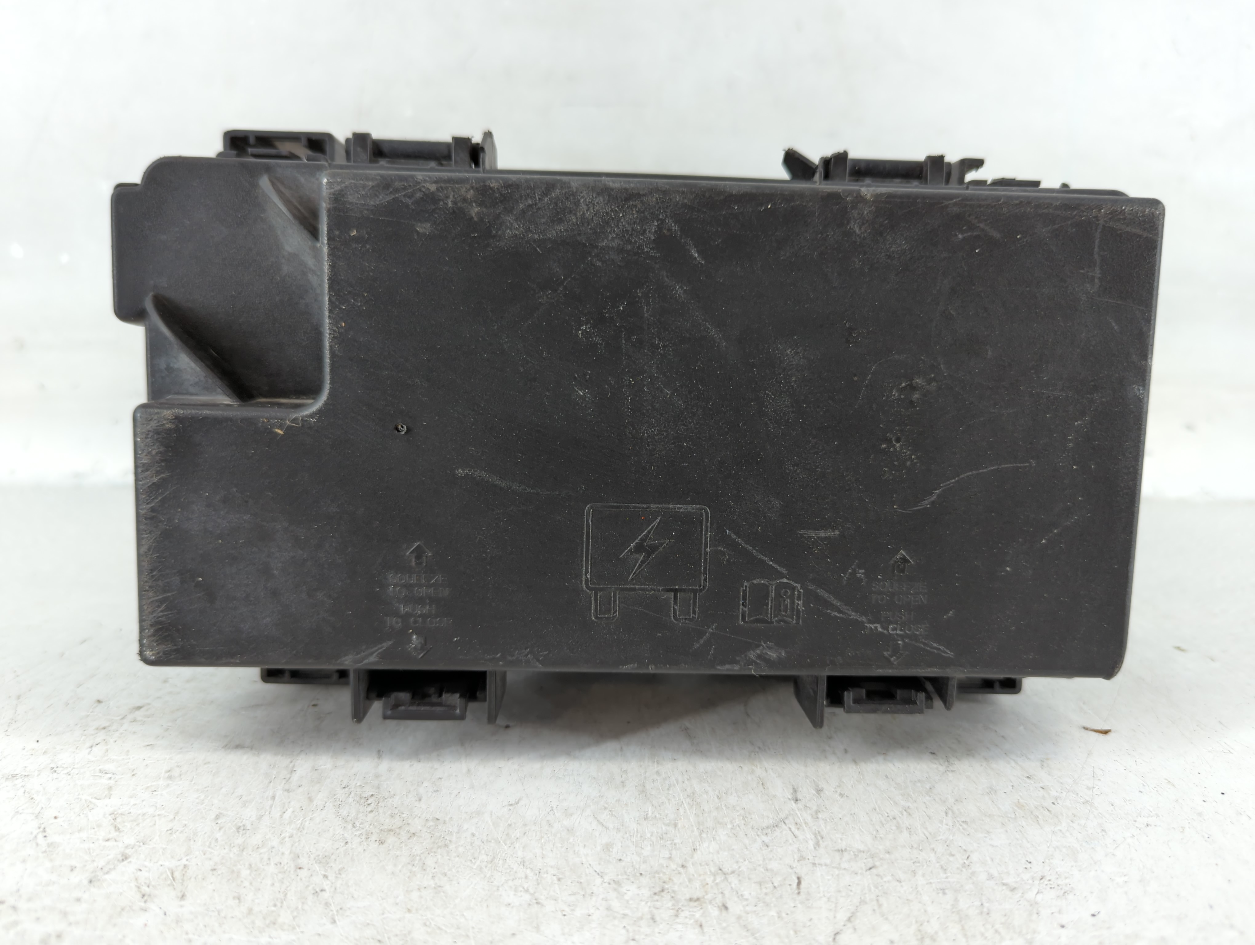 2014 Dodge Caravan Fusebox Fuse Box Relay Module 68217405ab|rt032742j0 848537 - Oemusedautoparts1.com