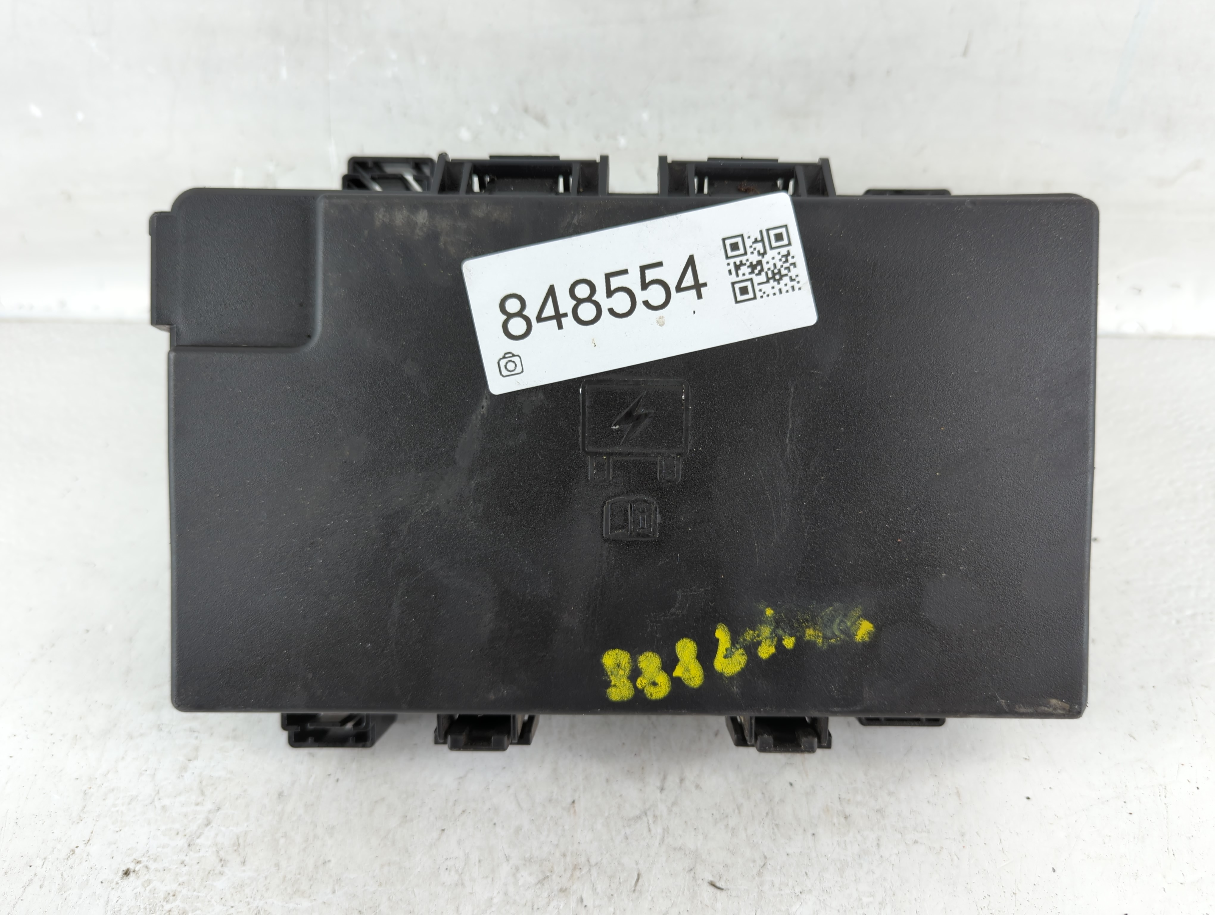 Picture of 2022 Dodge Ram 1500 Fusebox Fuse Box Relay Module 68576496aa 848554