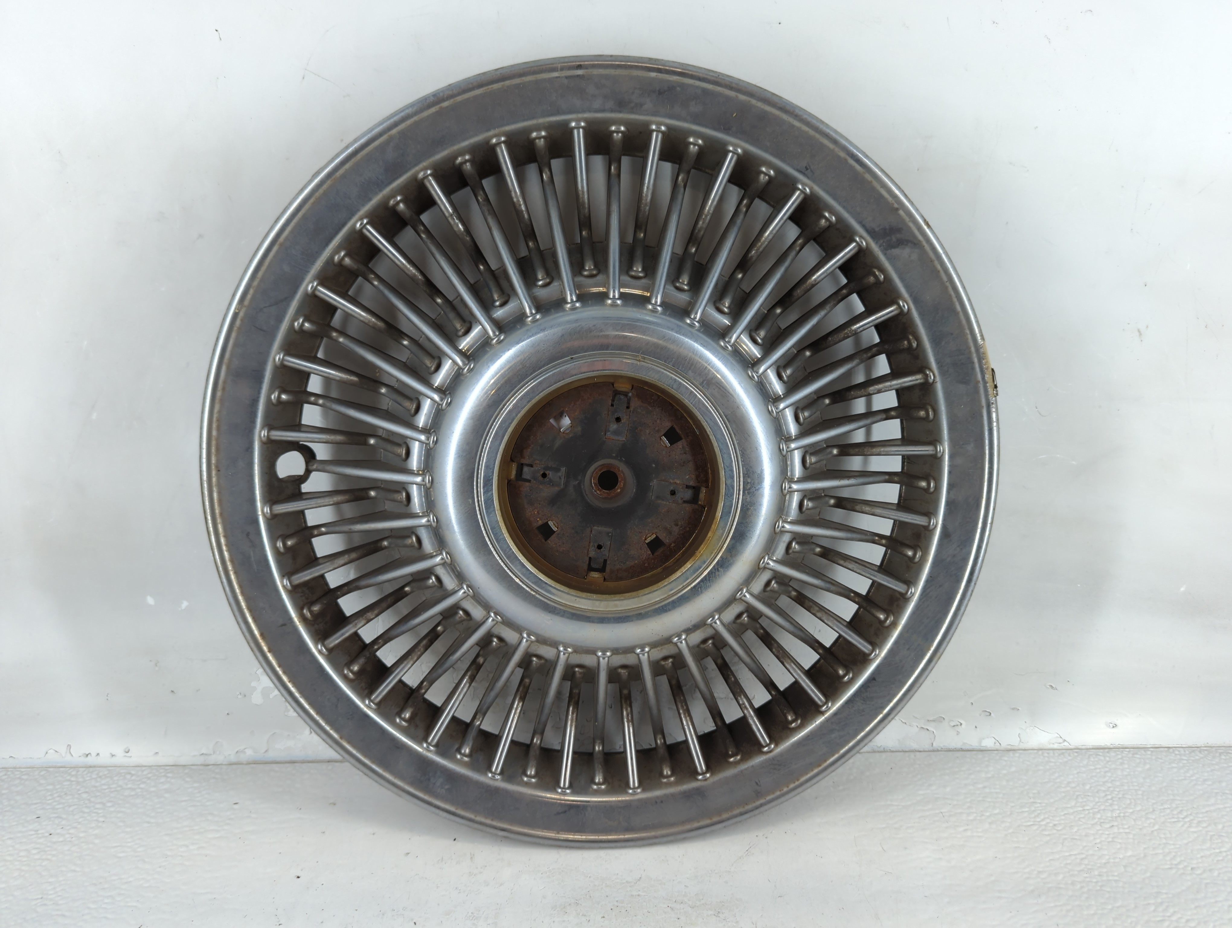Picture of 1997-1997 Ford Crown Victoria Driver Front Wheel Hub Oem 848622