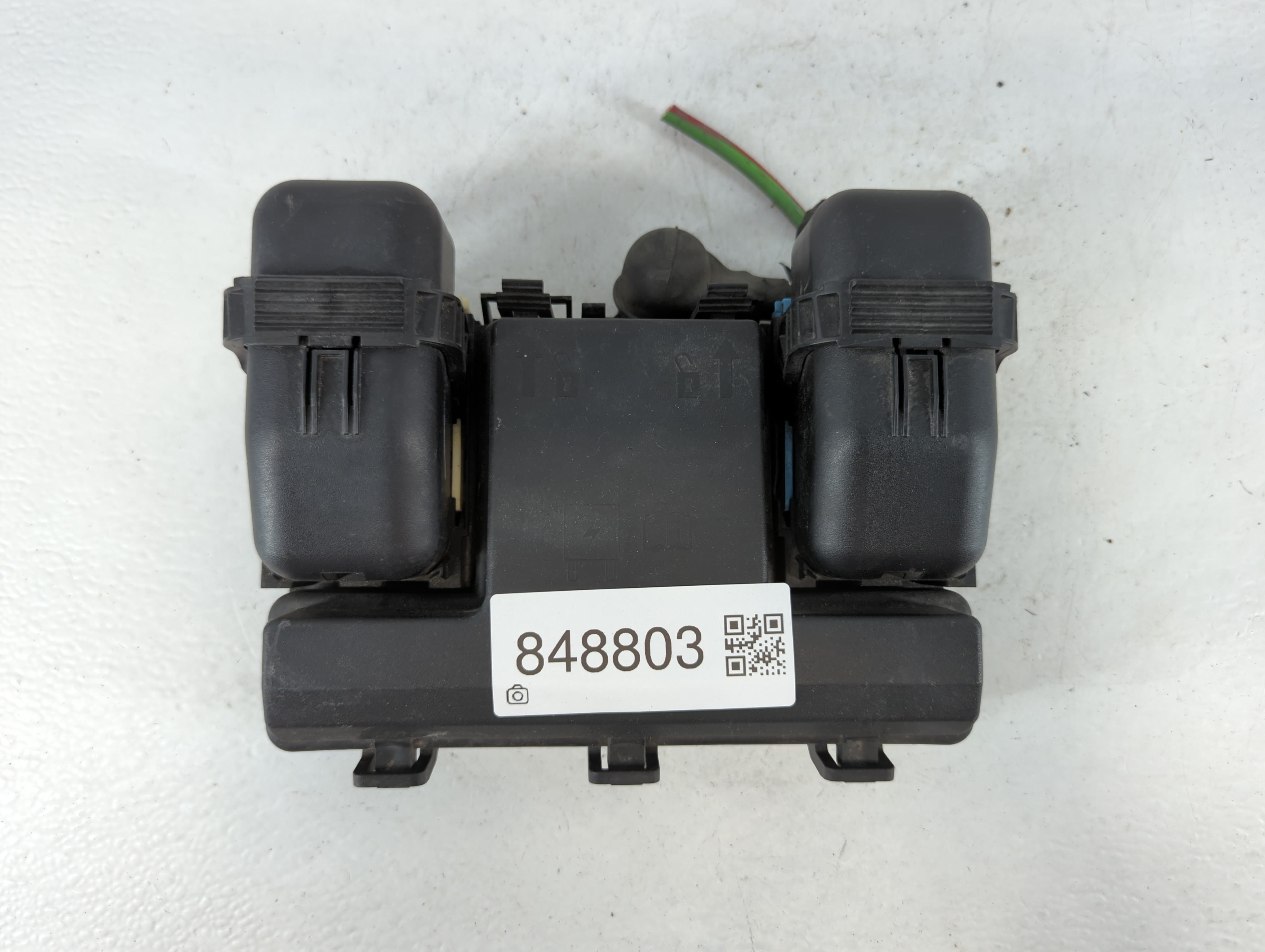 2015-2016 Ford Fusion Fusebox Fuse Box Relay Module Fg9t14a067ac 848803 - Oemusedautoparts1.com