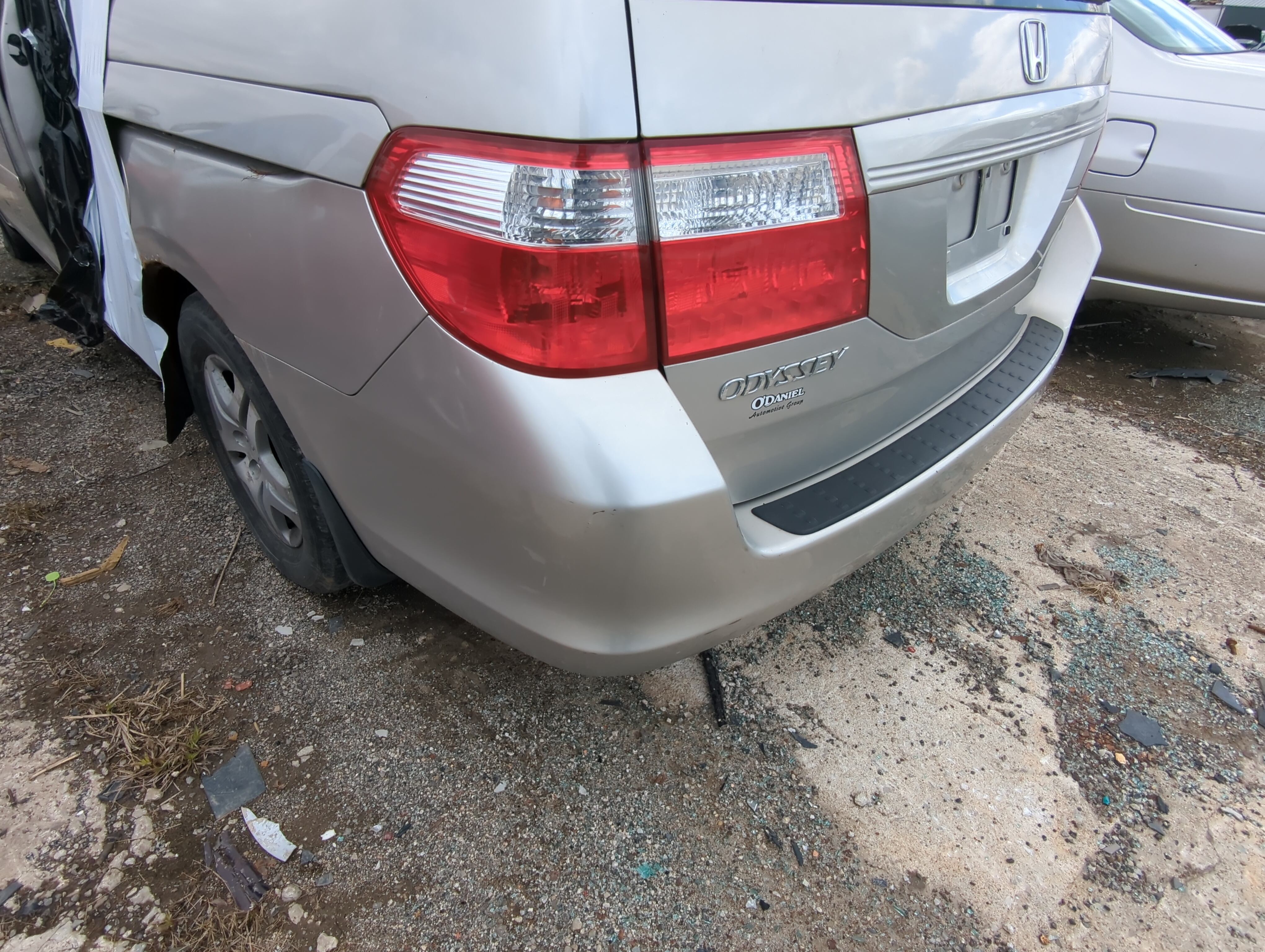 Picture of 2005-2010 Honda Odyssey Rear Bumper Assembly Oem 848855