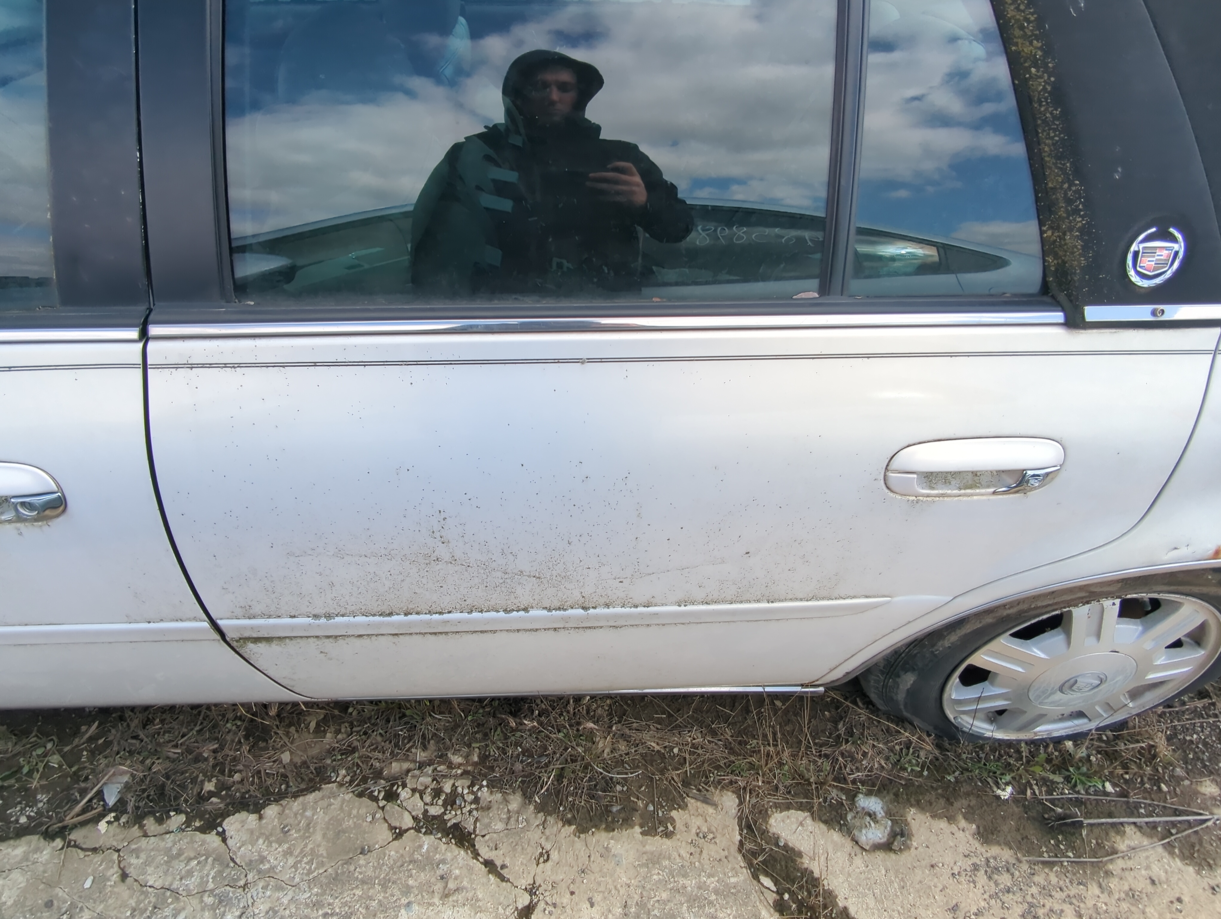 2000-2005 Cadillac Deville Driver Rear Door Oem 849198 - Oemusedautoparts1.com