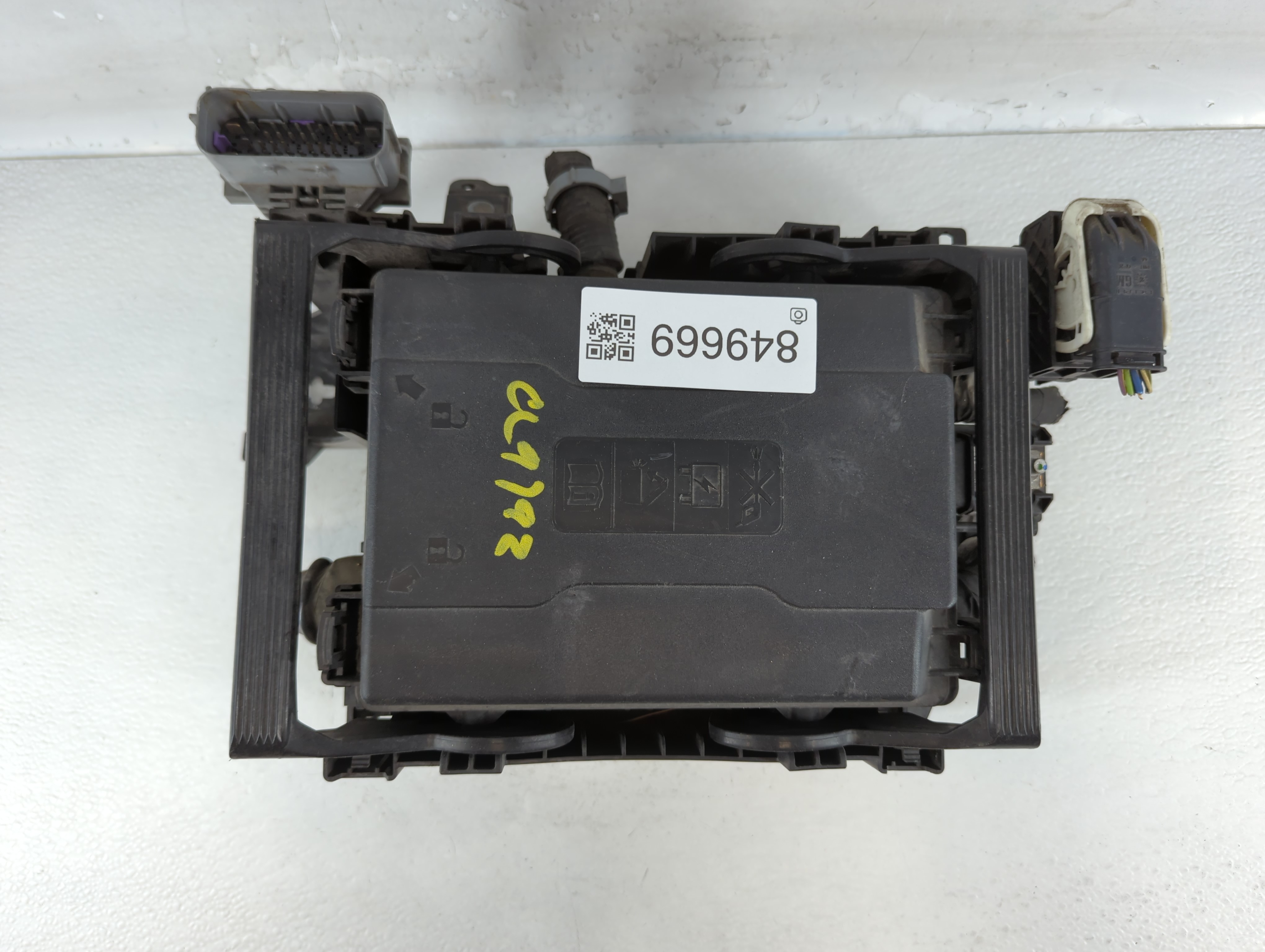 Picture of Chevrolet Suburban 1500 Fusebox Fuse Box Relay Module 22773484 849669