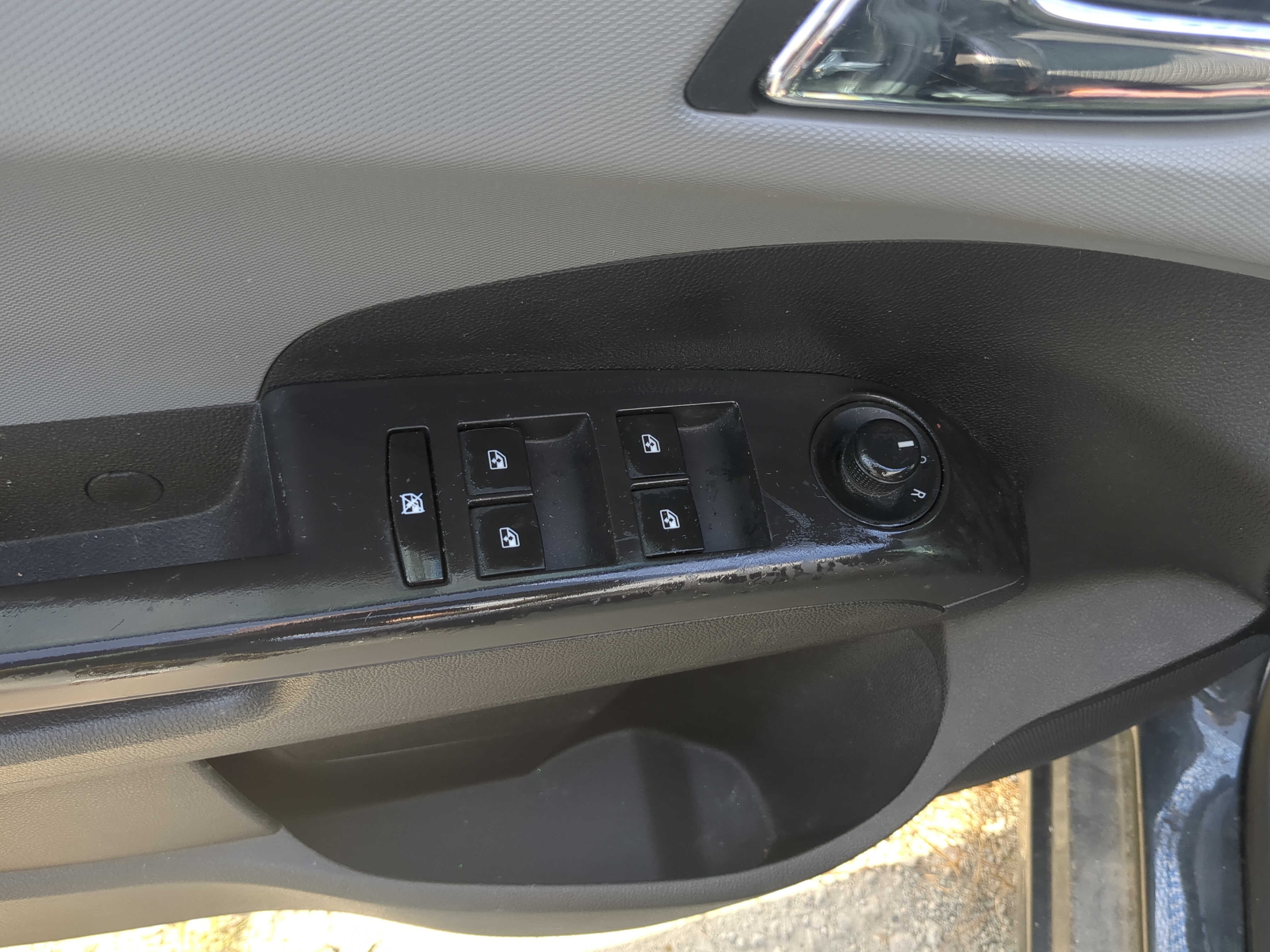 2012-2019 Chevrolet Sonic Driver Left Door Master Power Window Switch 849704 - Oemusedautoparts1.com