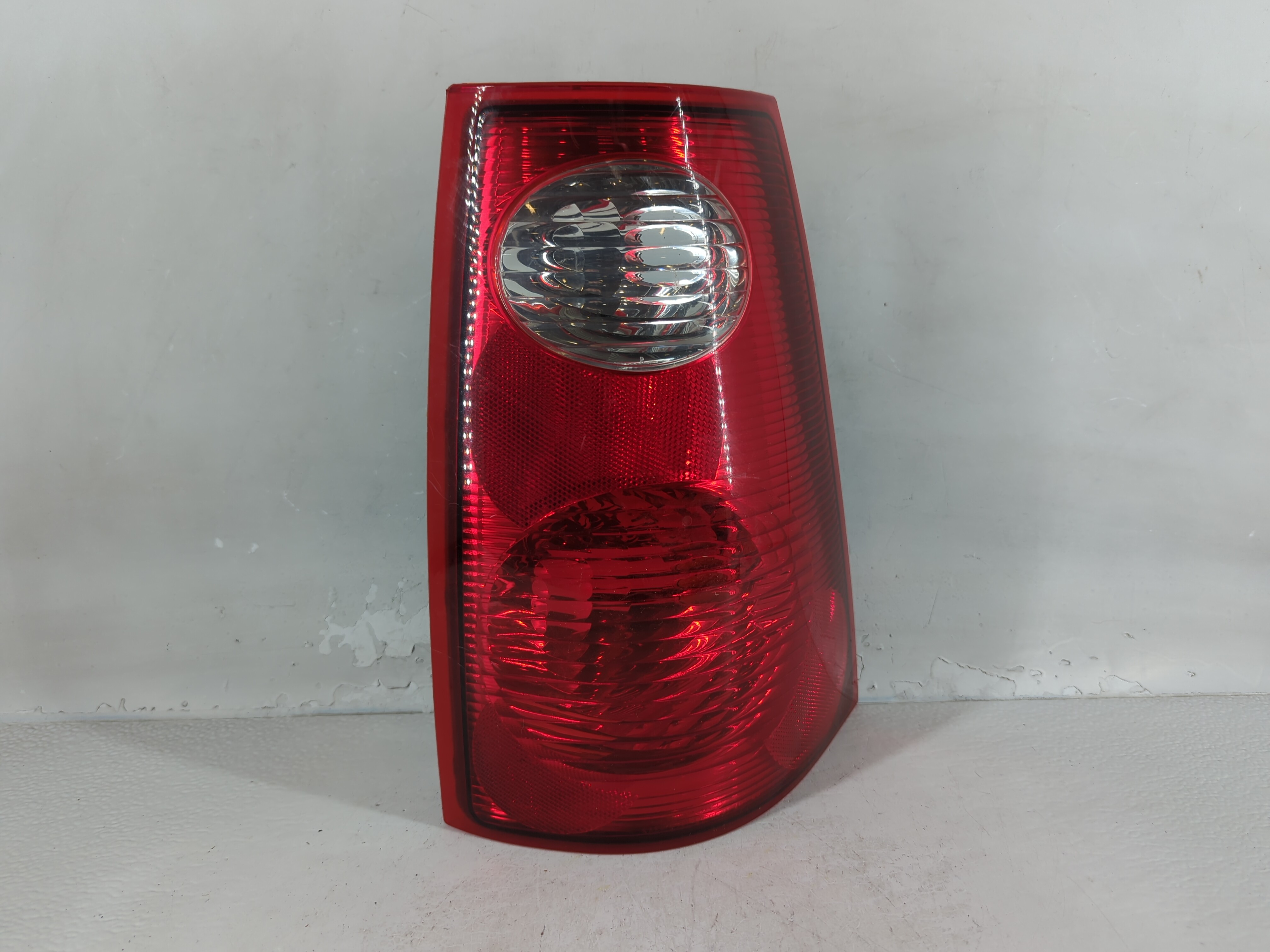 Ford Explorer Passenger Right Side Tail Light Taillight Oem 850161 - Oemusedautoparts1.com