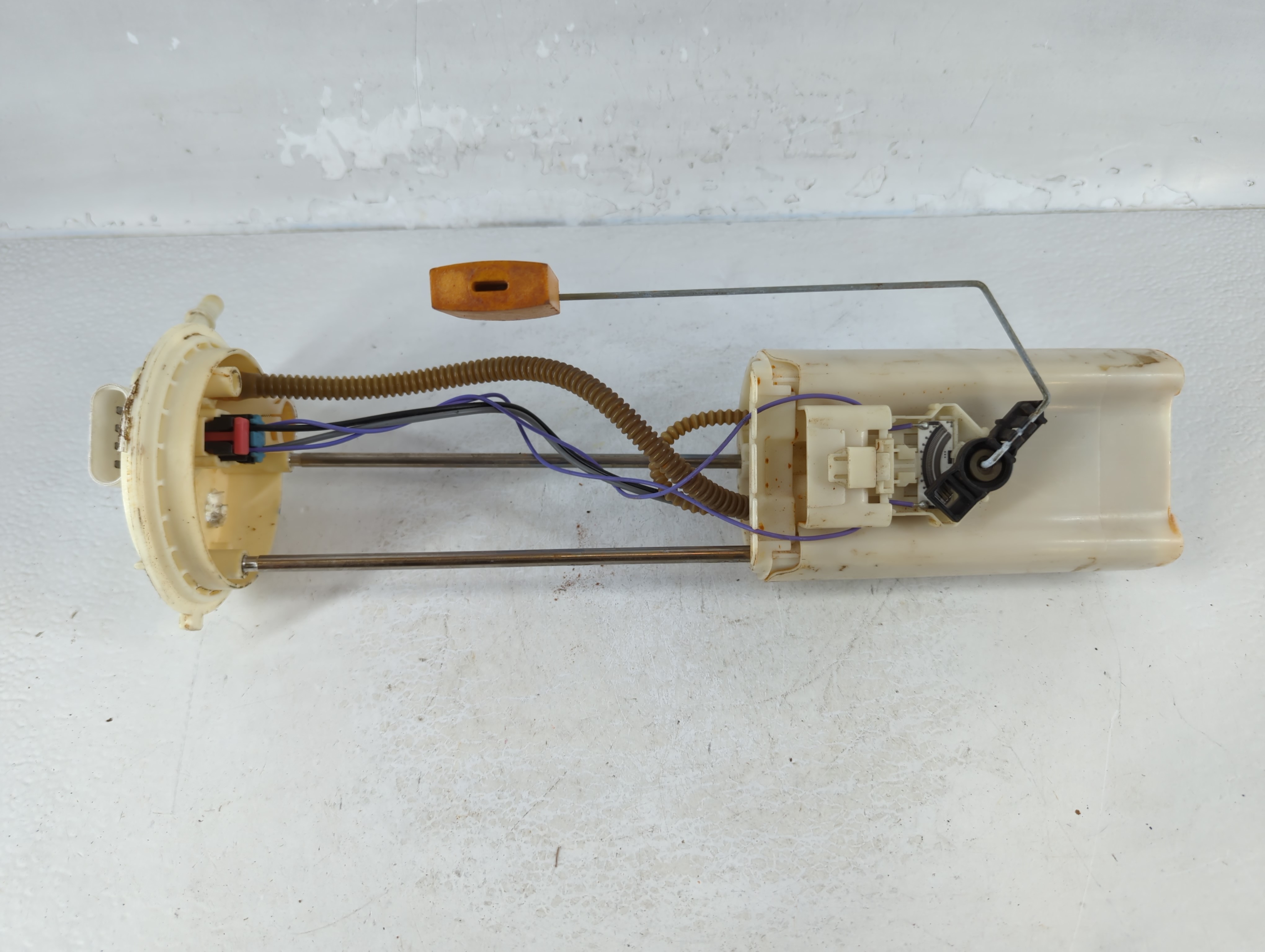 Picture of 2000 Mazda B3000 Electrical Gas Fuel Pump Assembly 850173