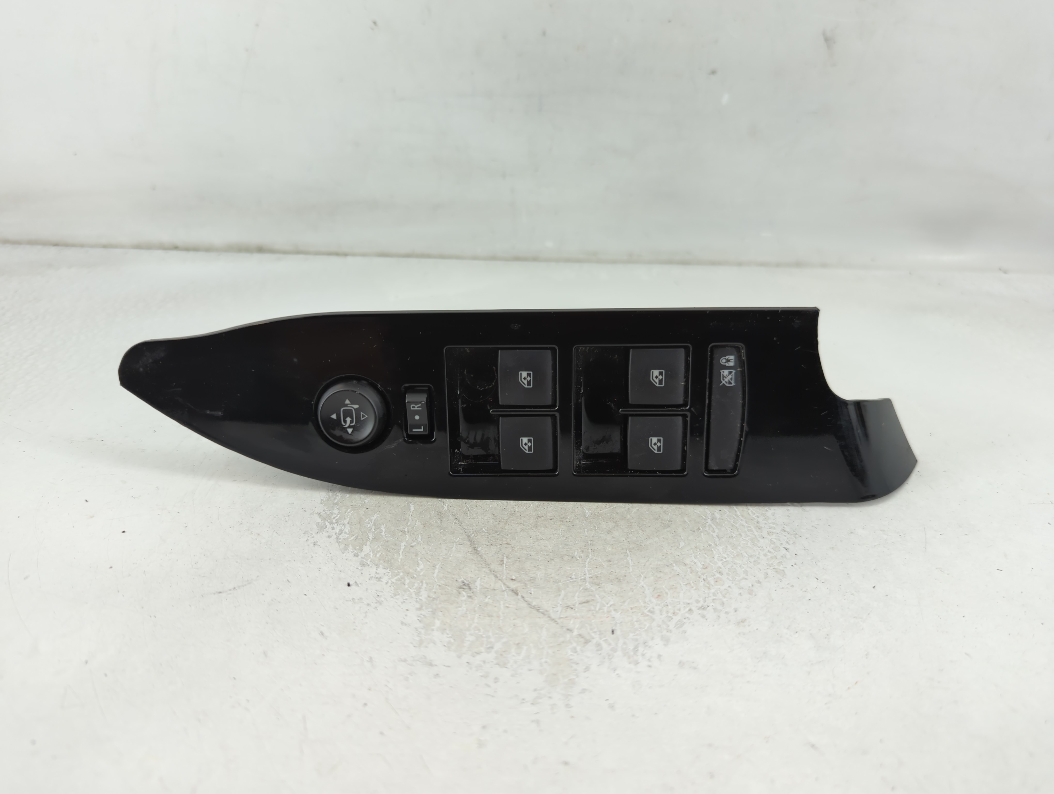 2017-2020 Cadillac Xt5 Driver Left Door Master Power Window Switch 850234 - Oemusedautoparts1.com