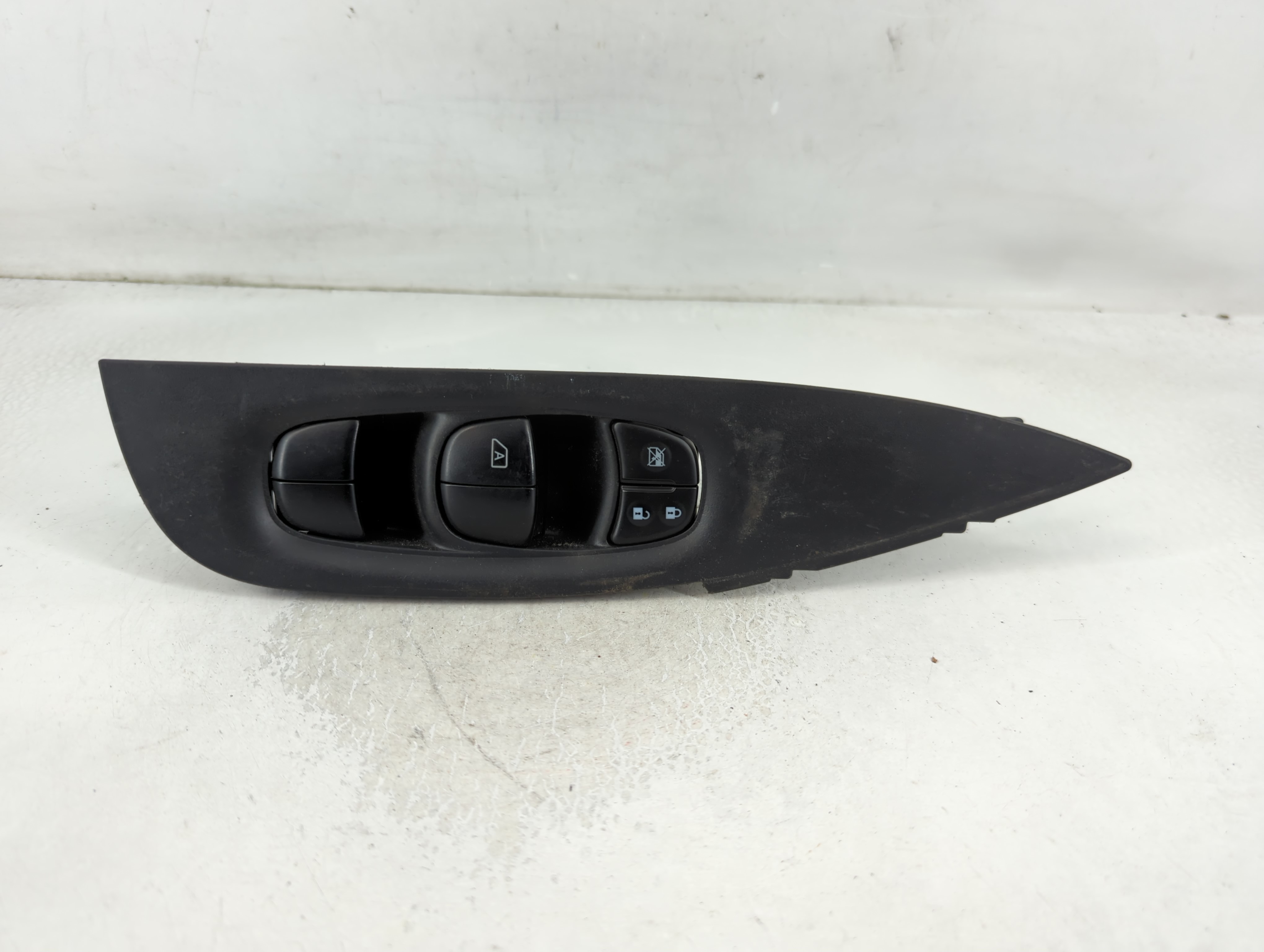 2014-2020 Nissan Rogue Driver Left Door Master Power Window Switch 850247 - Oemusedautoparts1.com