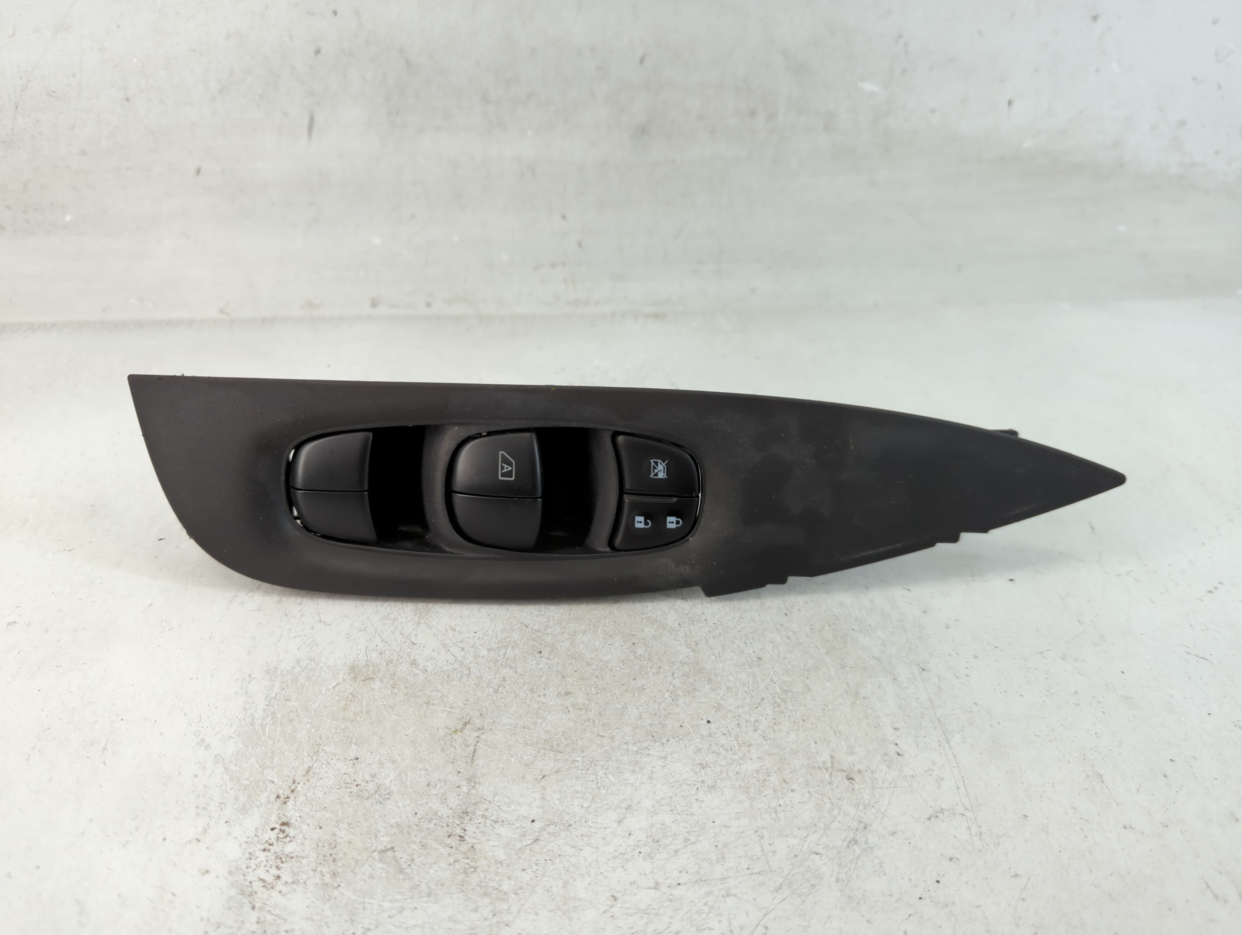 2016-2020 Nissan Rogue Driver Left Door Master Power Window Switch 850289 - Oemusedautoparts1.com