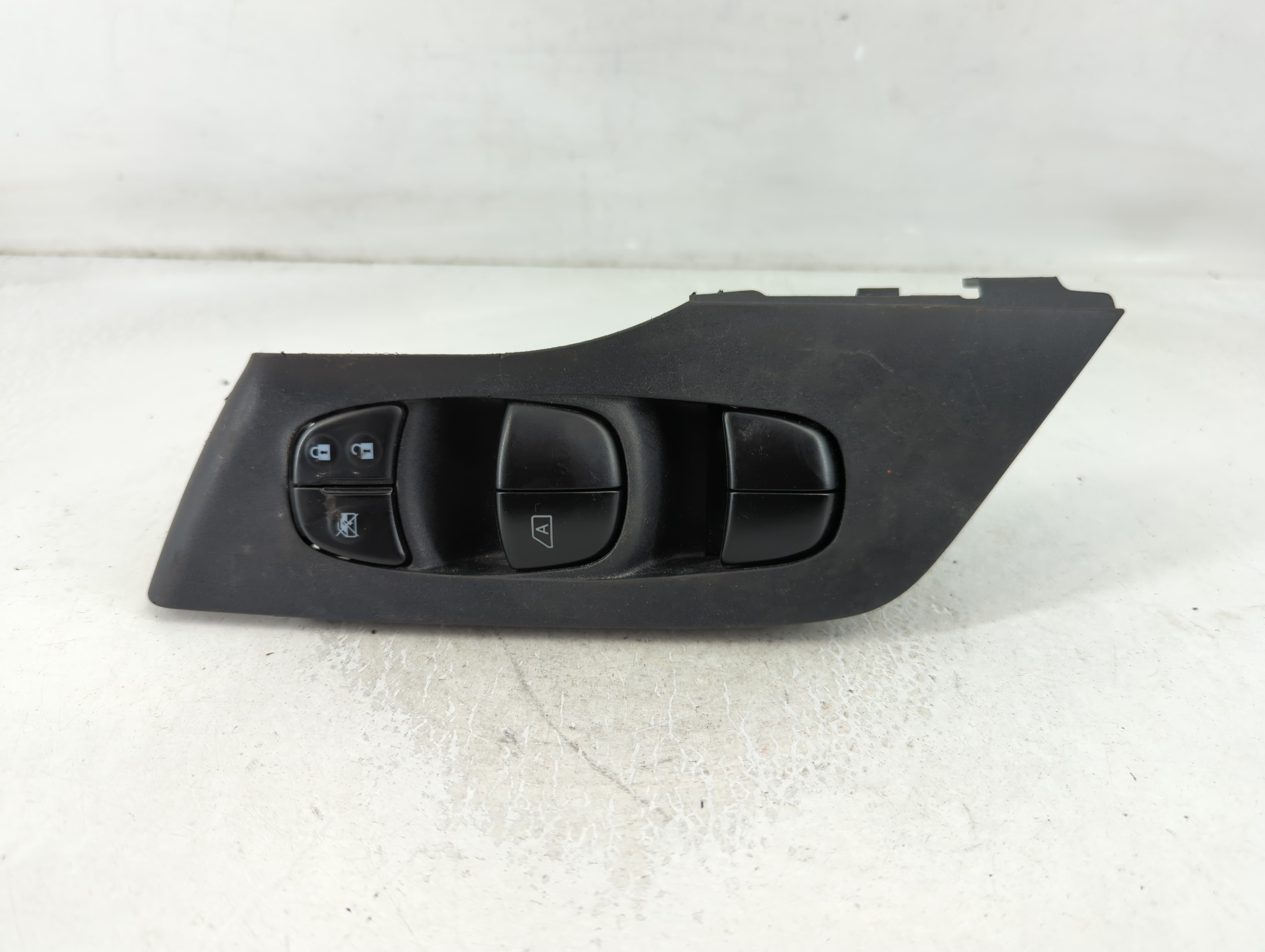 2013-2018 Nissan Altima Driver Left Door Master Power Window Switch 850305 - Oemusedautoparts1.com
