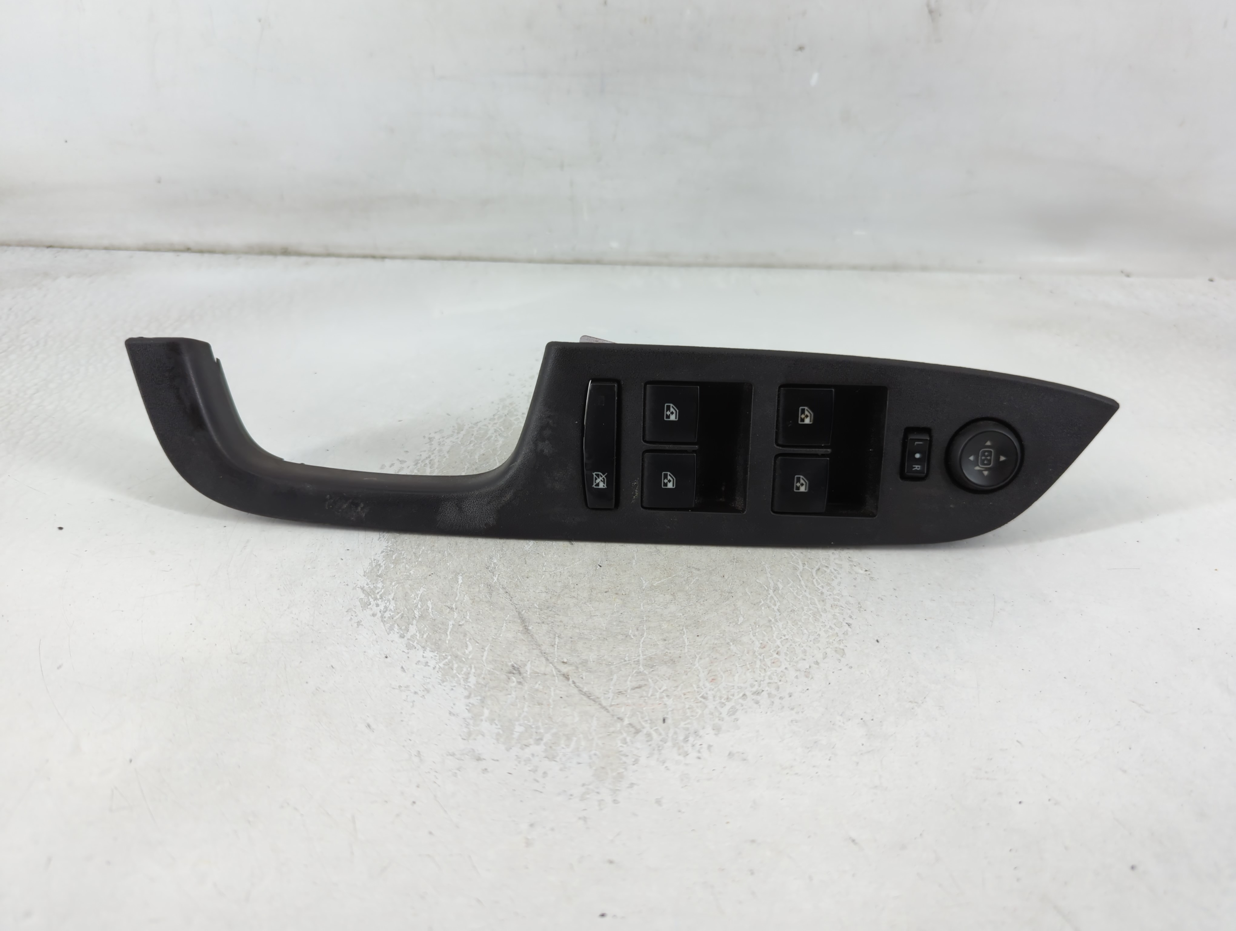 2012-2017 Chevrolet Equinox Driver Left Door Master Power Window Switch 850322 - Oemusedautoparts1.com