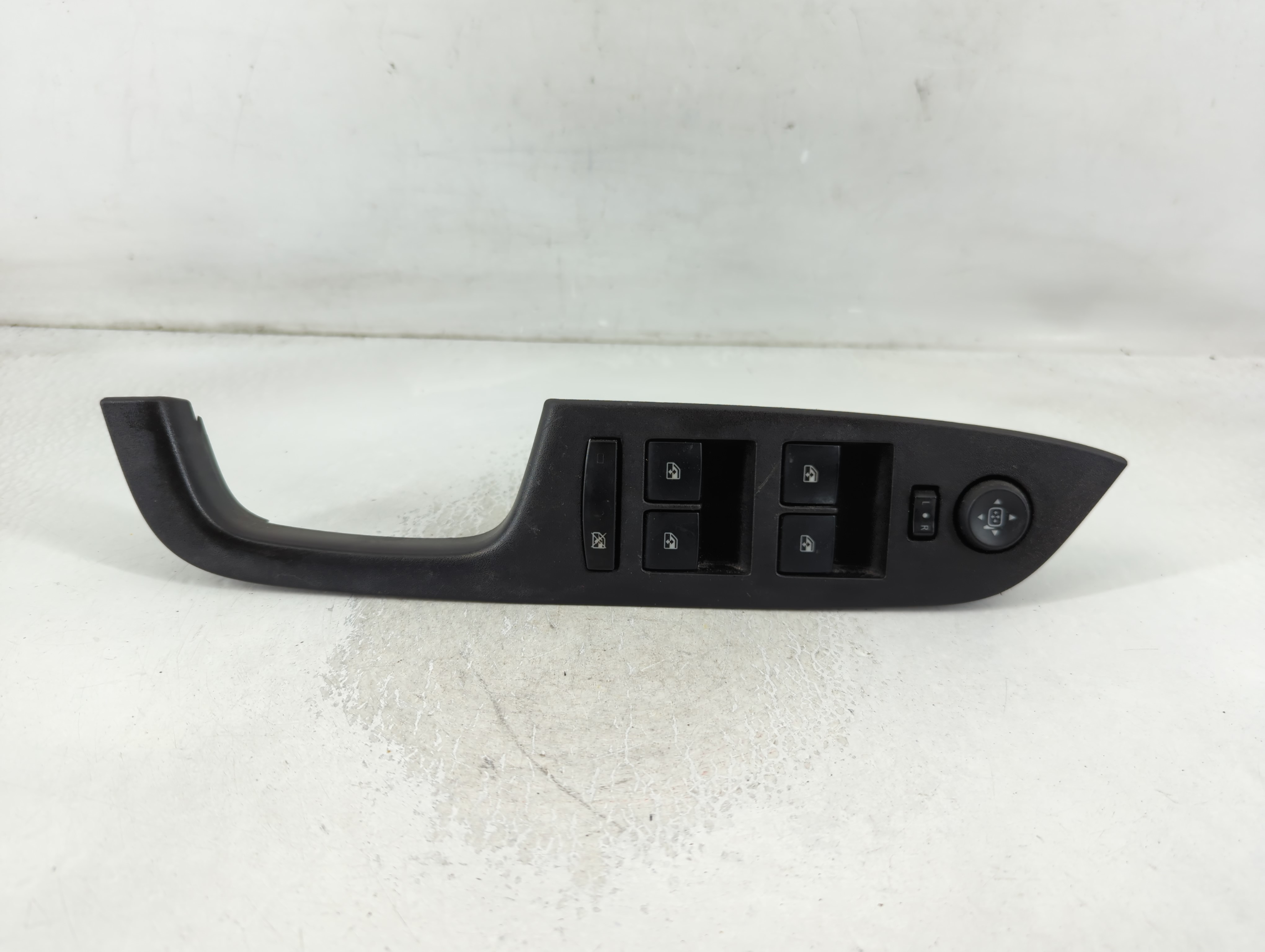 2010-2017 Chevrolet Equinox Driver Left Door Master Power Window Switch 850324 - Oemusedautoparts1.com