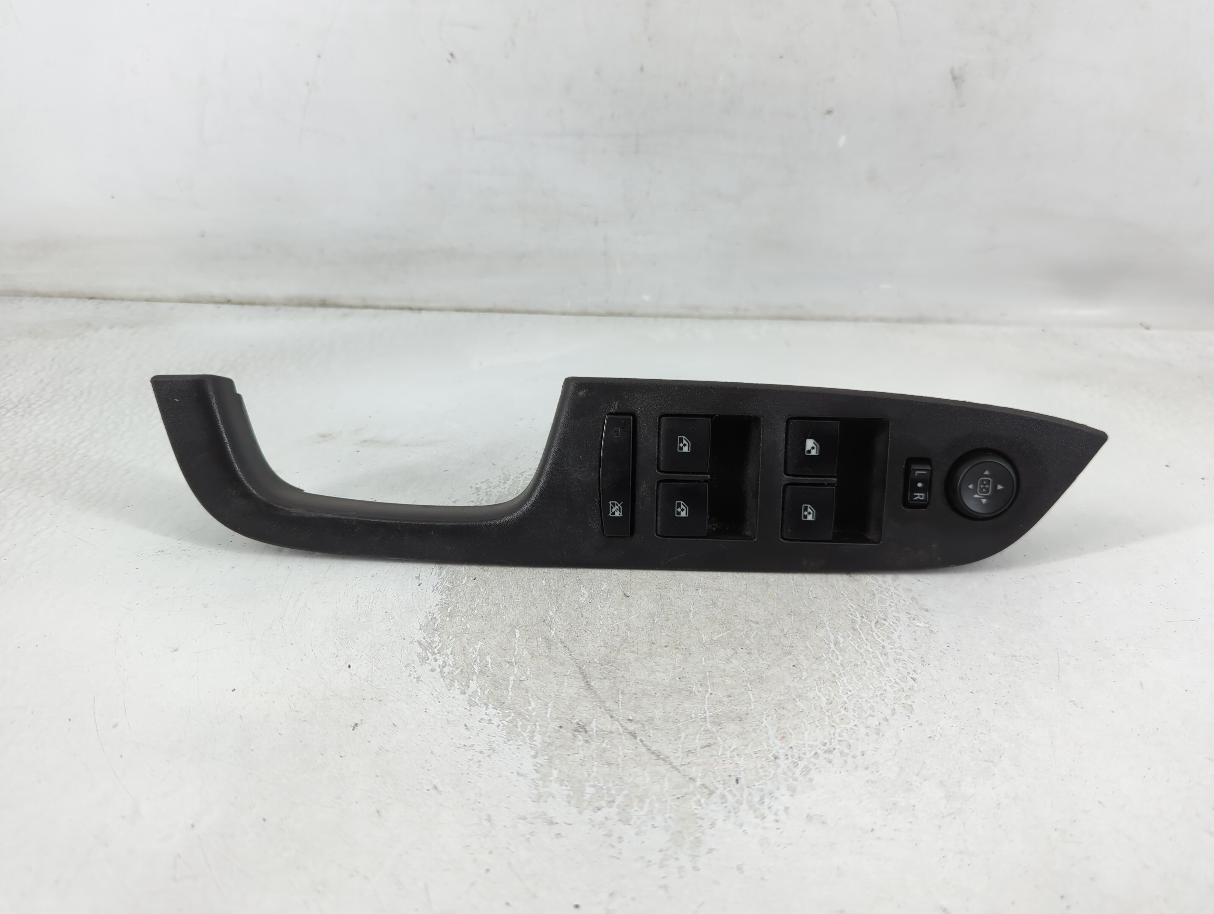 2010-2017 Chevrolet Equinox Driver Left Door Master Power Window Switch 850349 - Oemusedautoparts1.com