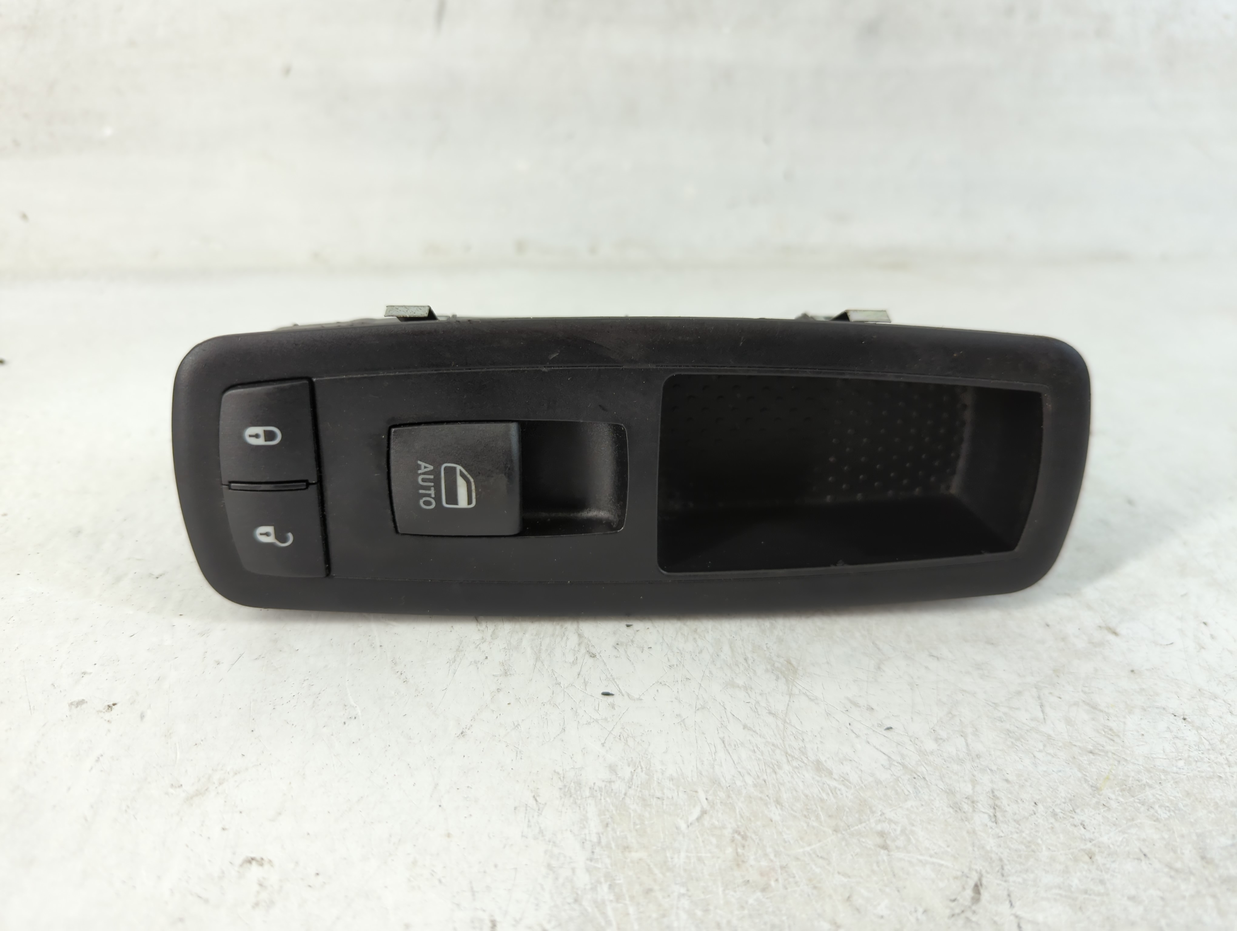 2014-2016 Jeep Cherokee Driver Left Door Master Power Window Switch 850392 - Oemusedautoparts1.com