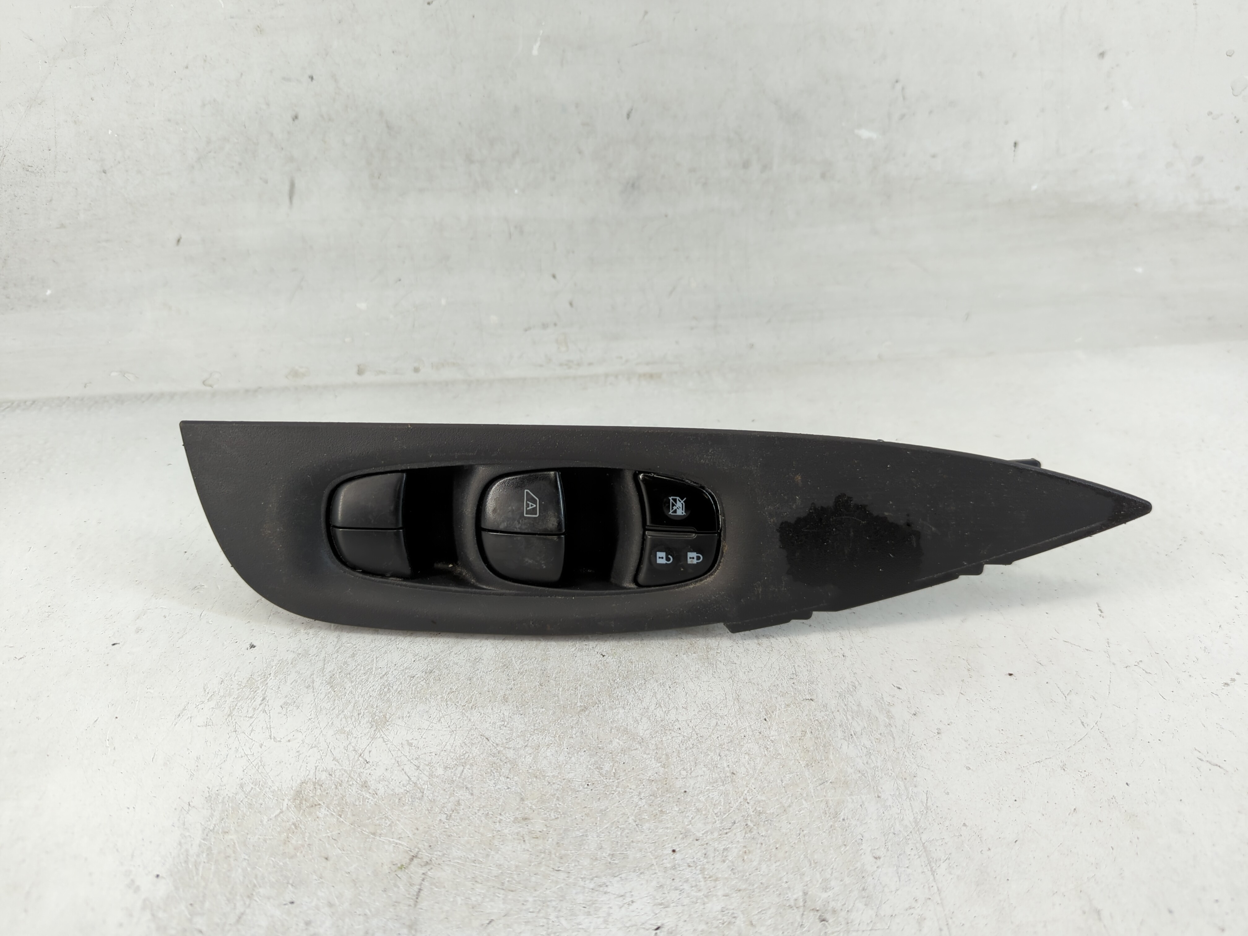 Picture of 2014-2020 Nissan Rogue Driver Left Door Master Power Window Switch 850400