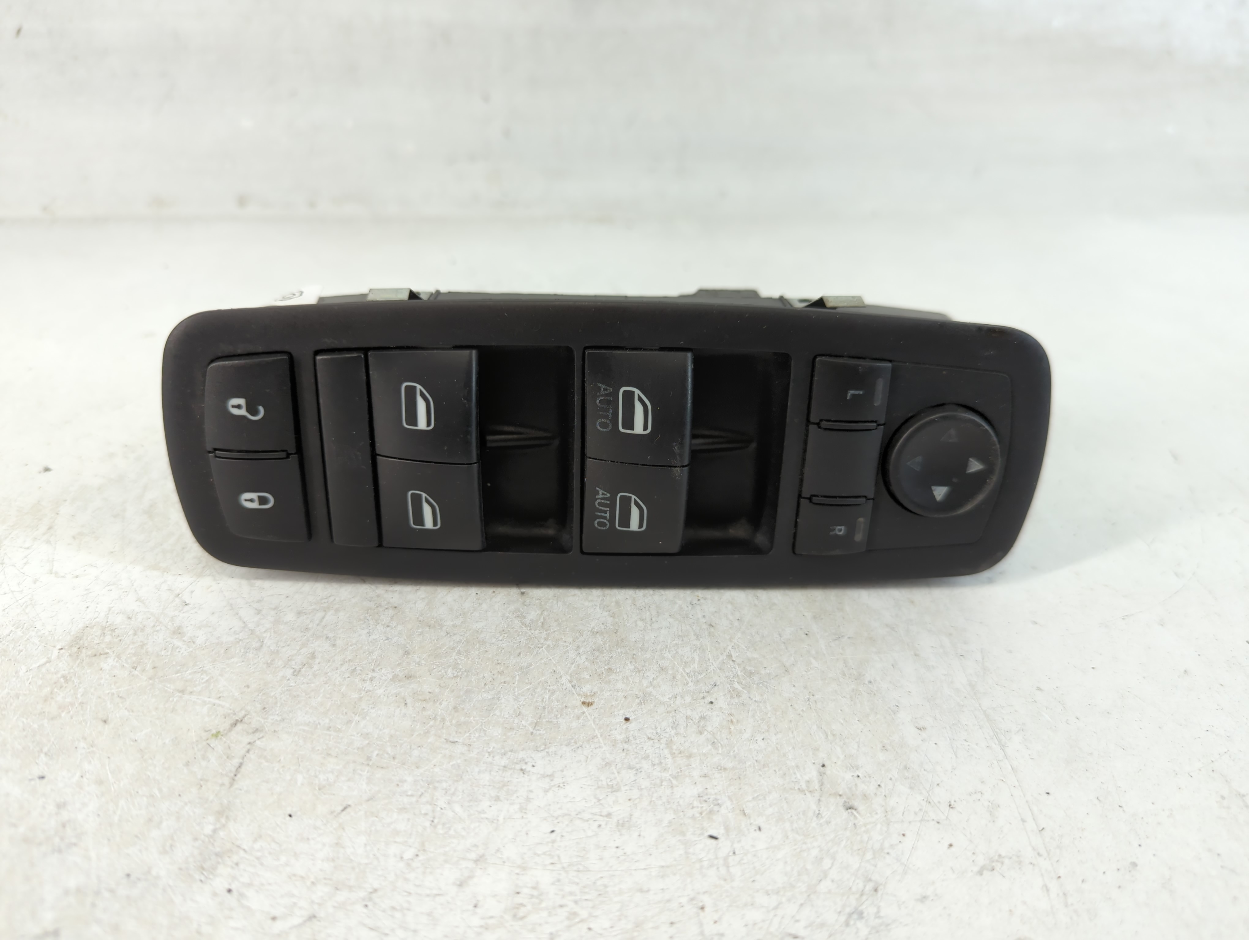 Picture of Dodge Caravan Driver Left Door Master Power Window Switch 68298871aa 850410