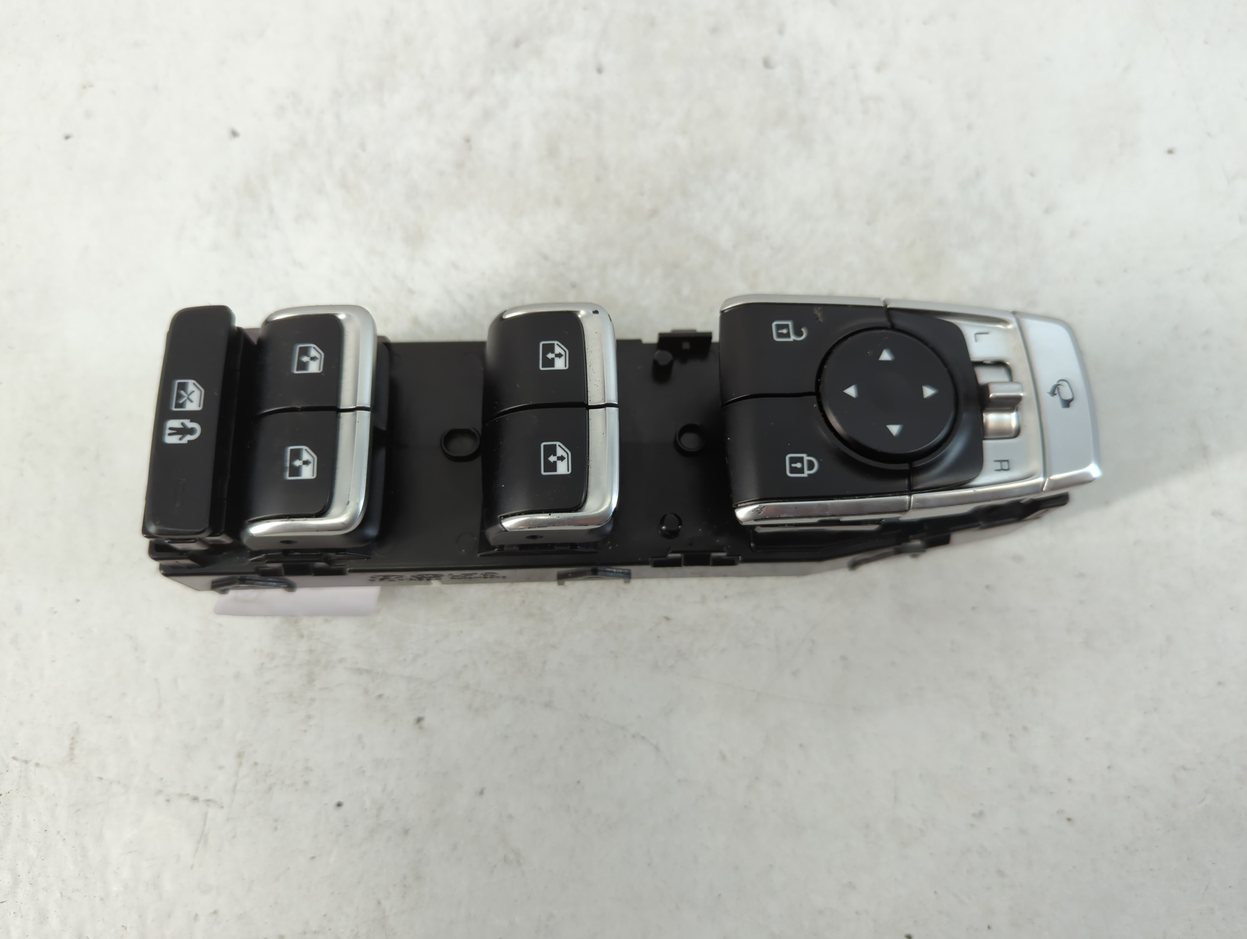 Picture of 2020-2022 Kia Telluride Driver Left Door Master Power Window Switch 850492