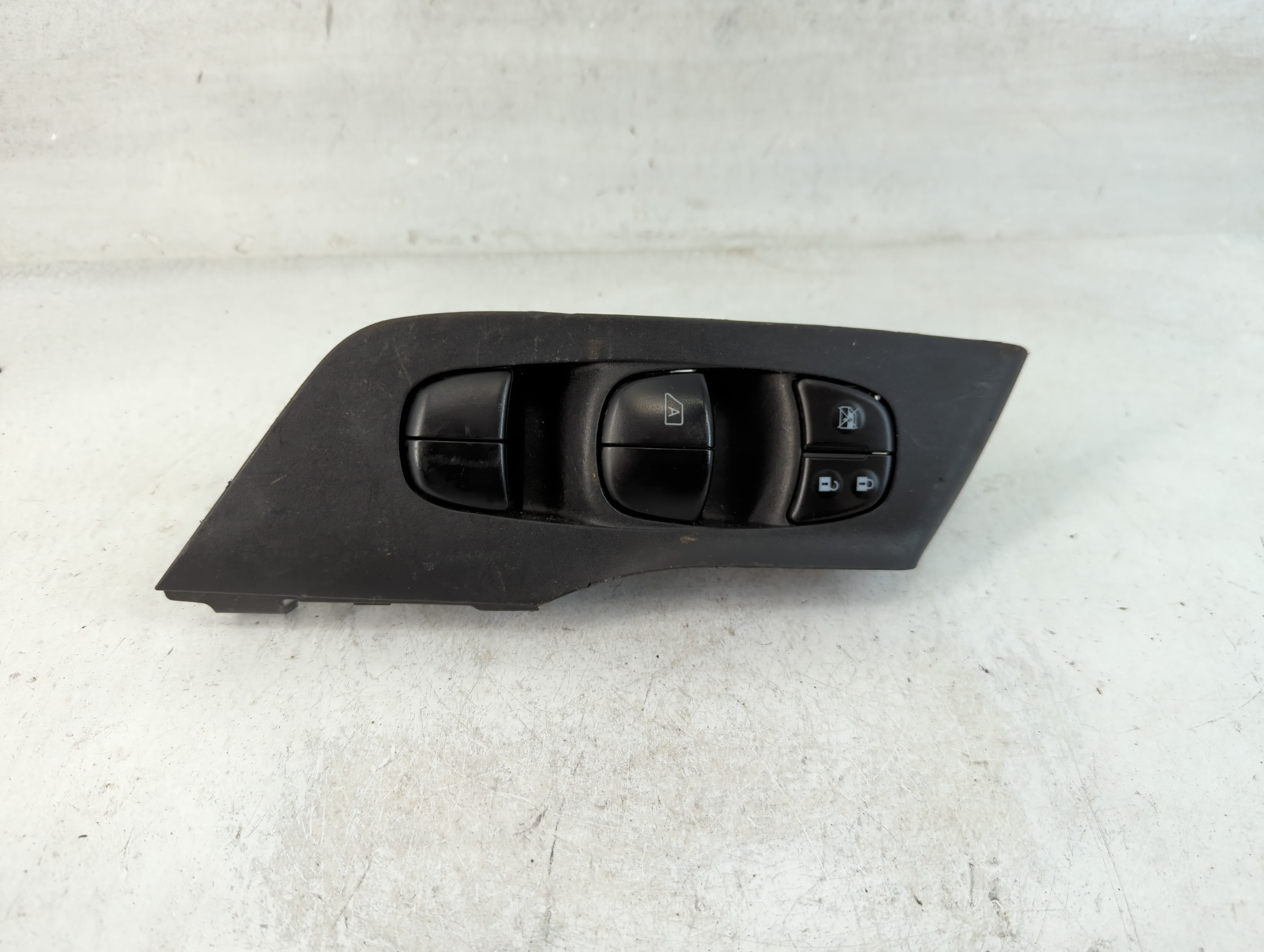 2013-2018 Nissan Altima Driver Left Door Master Power Window Switch 850584 - Oemusedautoparts1.com