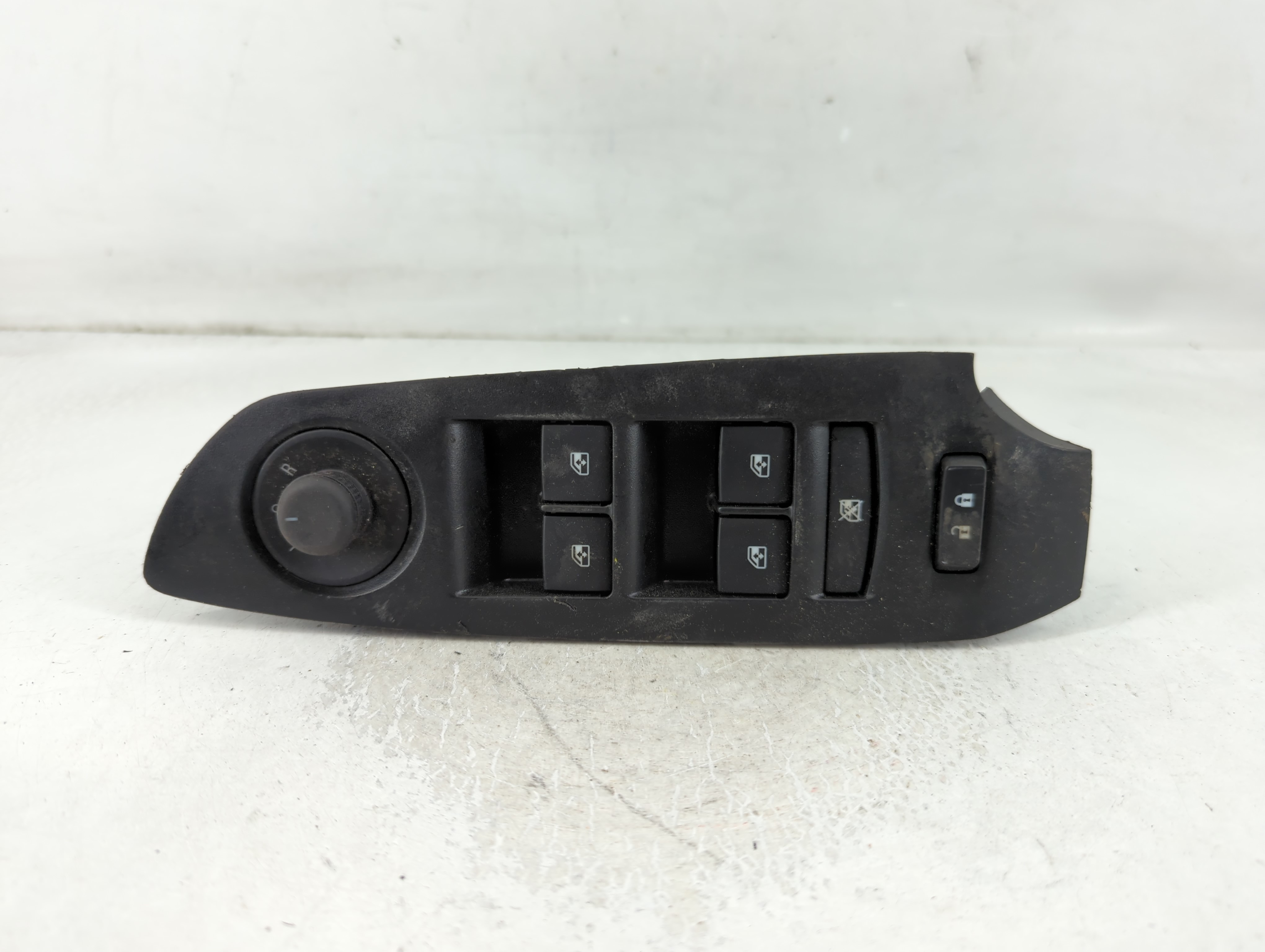 2013-2016 Chevrolet Trax Driver Left Door Master Power Window Switch 850599 - Oemusedautoparts1.com