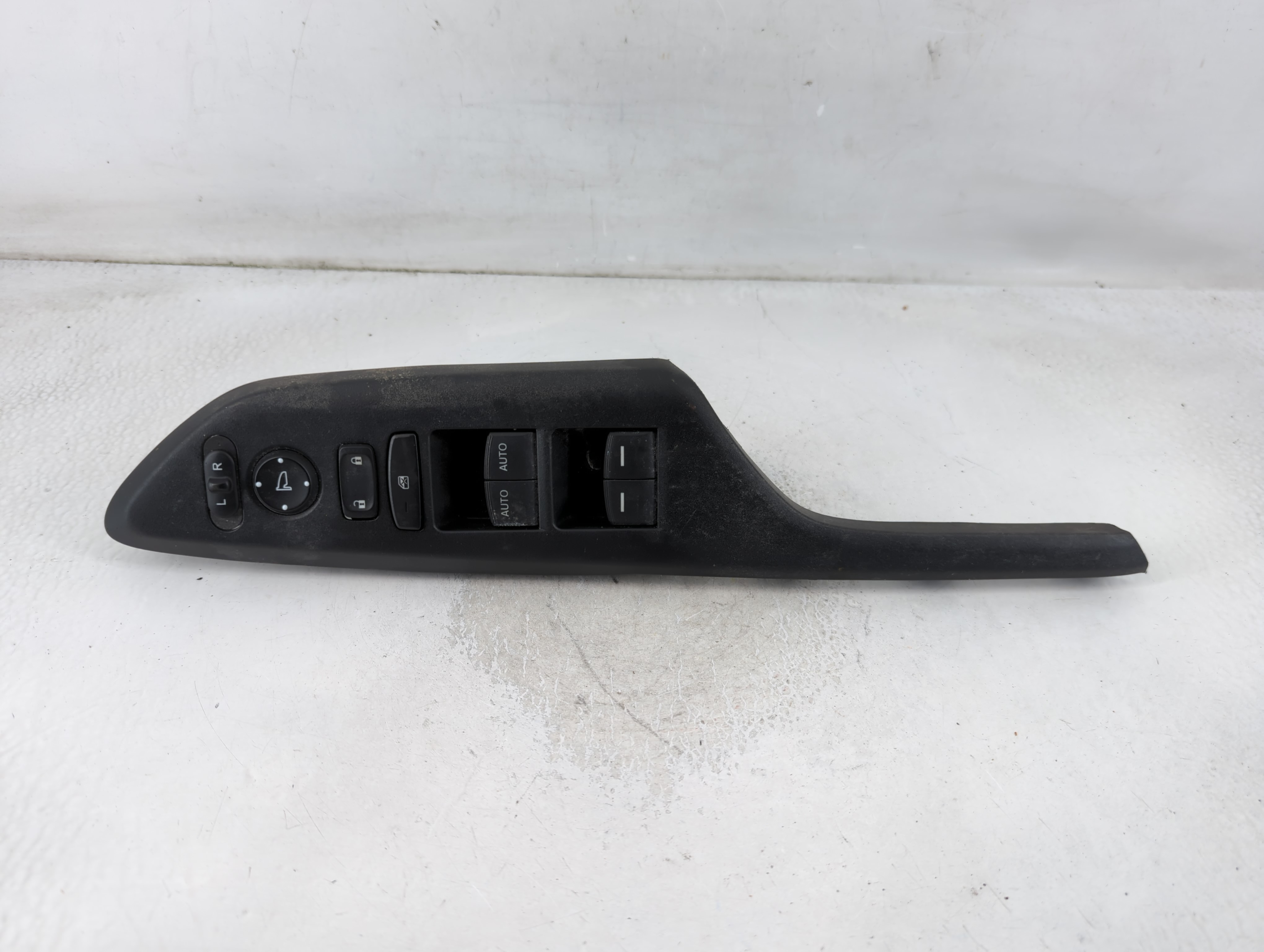 Picture of 2016-2018 Honda Civic Driver Left Door Master Power Window Switch 850618