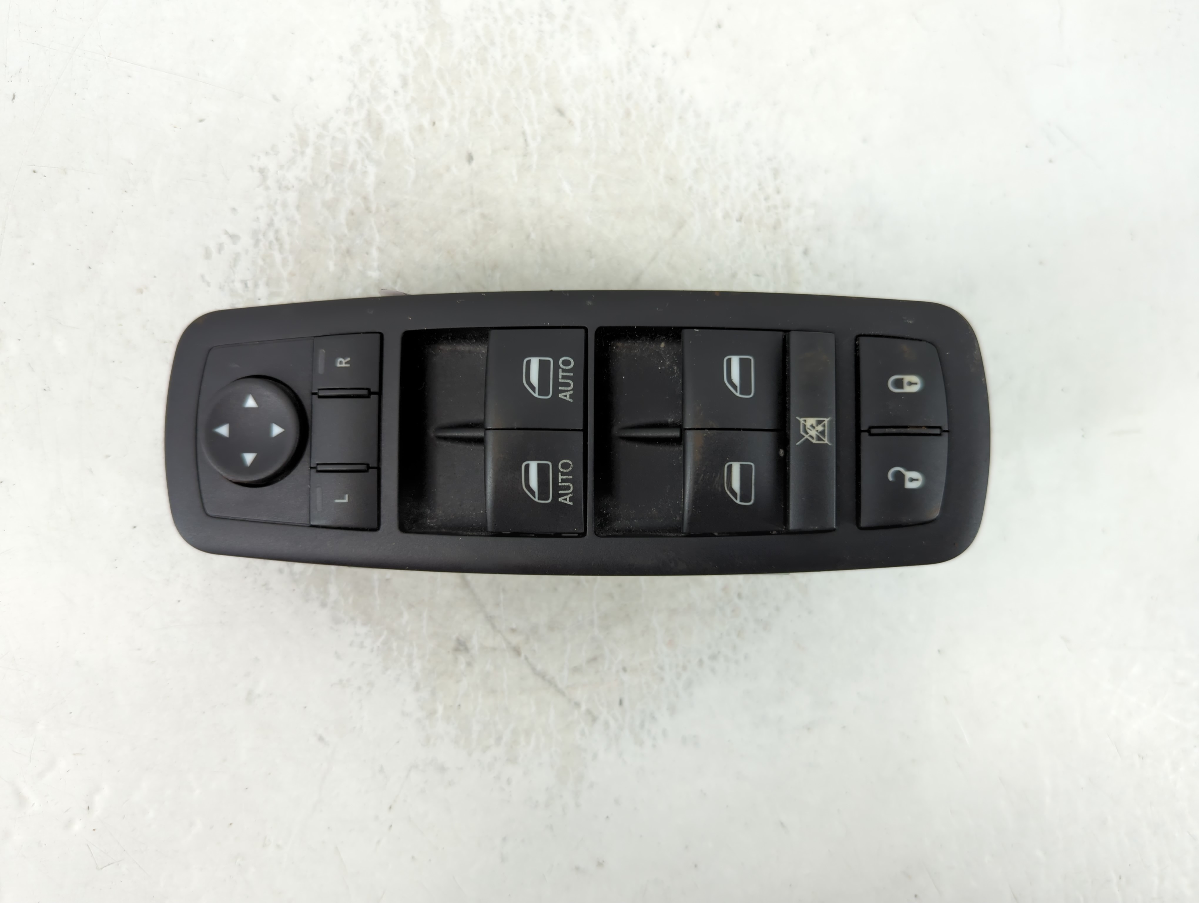 2011-2014 Chrysler 300 Driver Left Door Master Power Window Switch 850622 - Oemusedautoparts1.com
