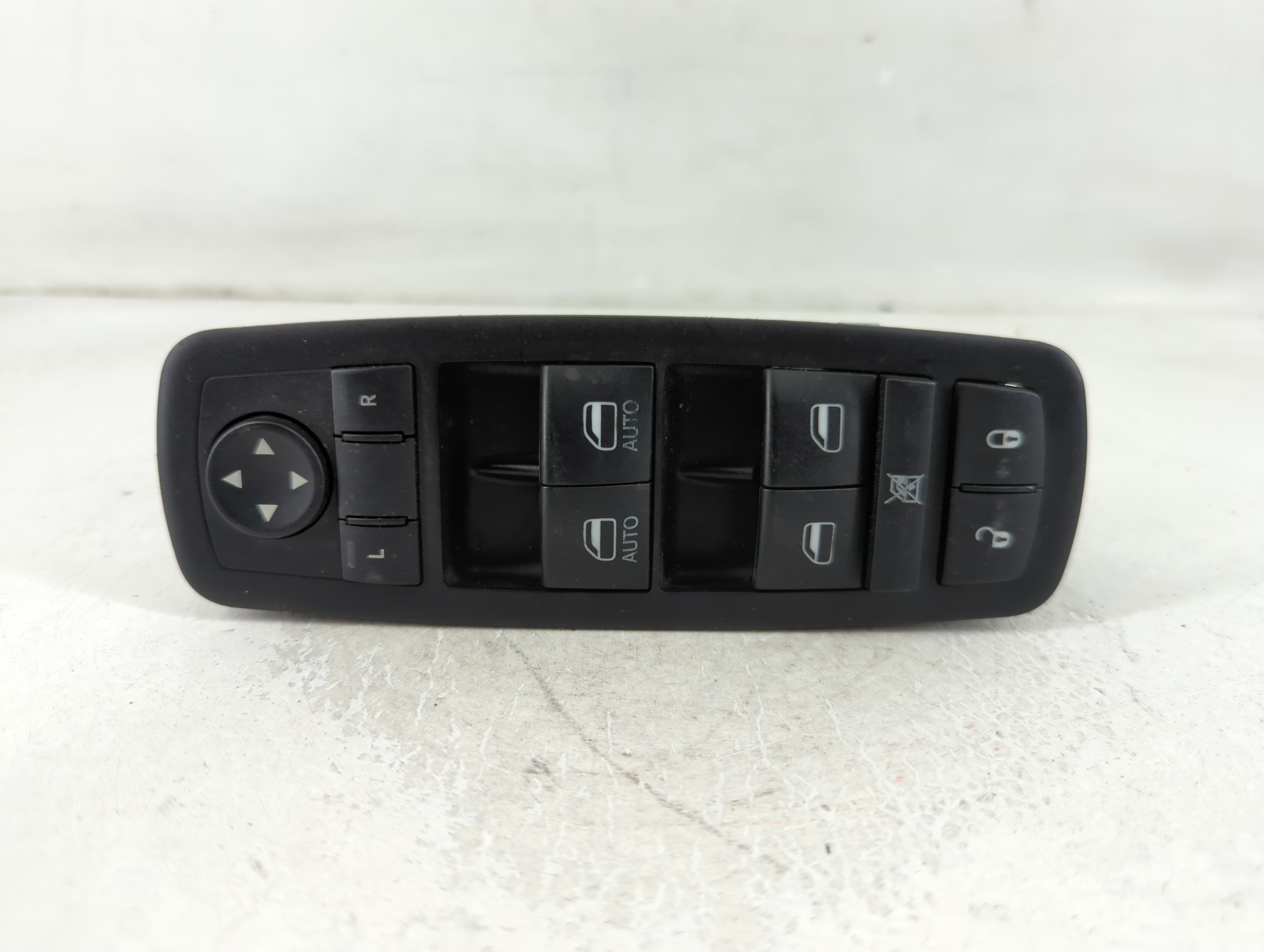 2015-2017 Chrysler 200 Driver Left Door Master Power Window Switch 850624 - Oemusedautoparts1.com