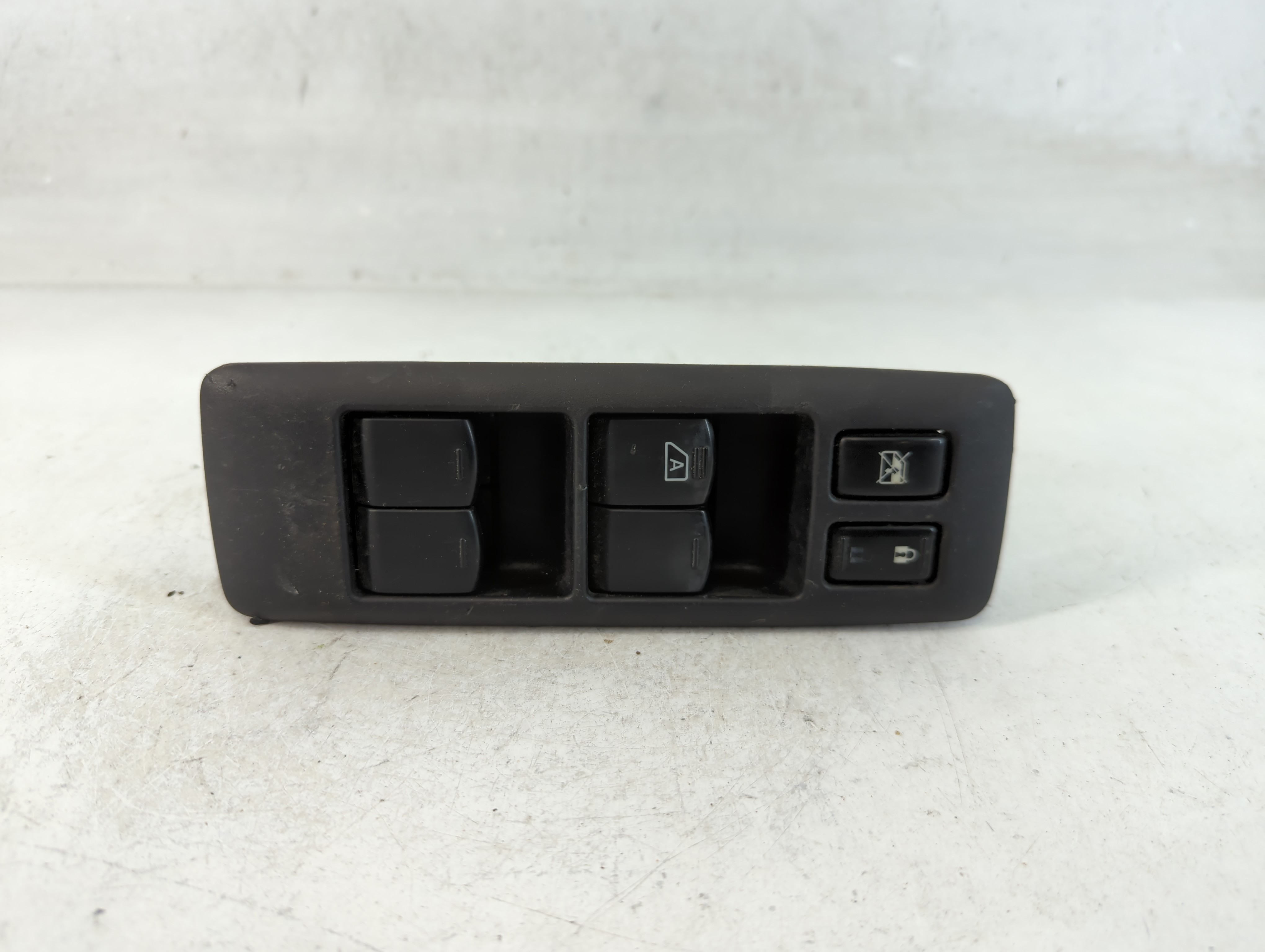 2011-2015 Nissan Rogue Driver Left Door Master Power Window Switch 850642 - Oemusedautoparts1.com