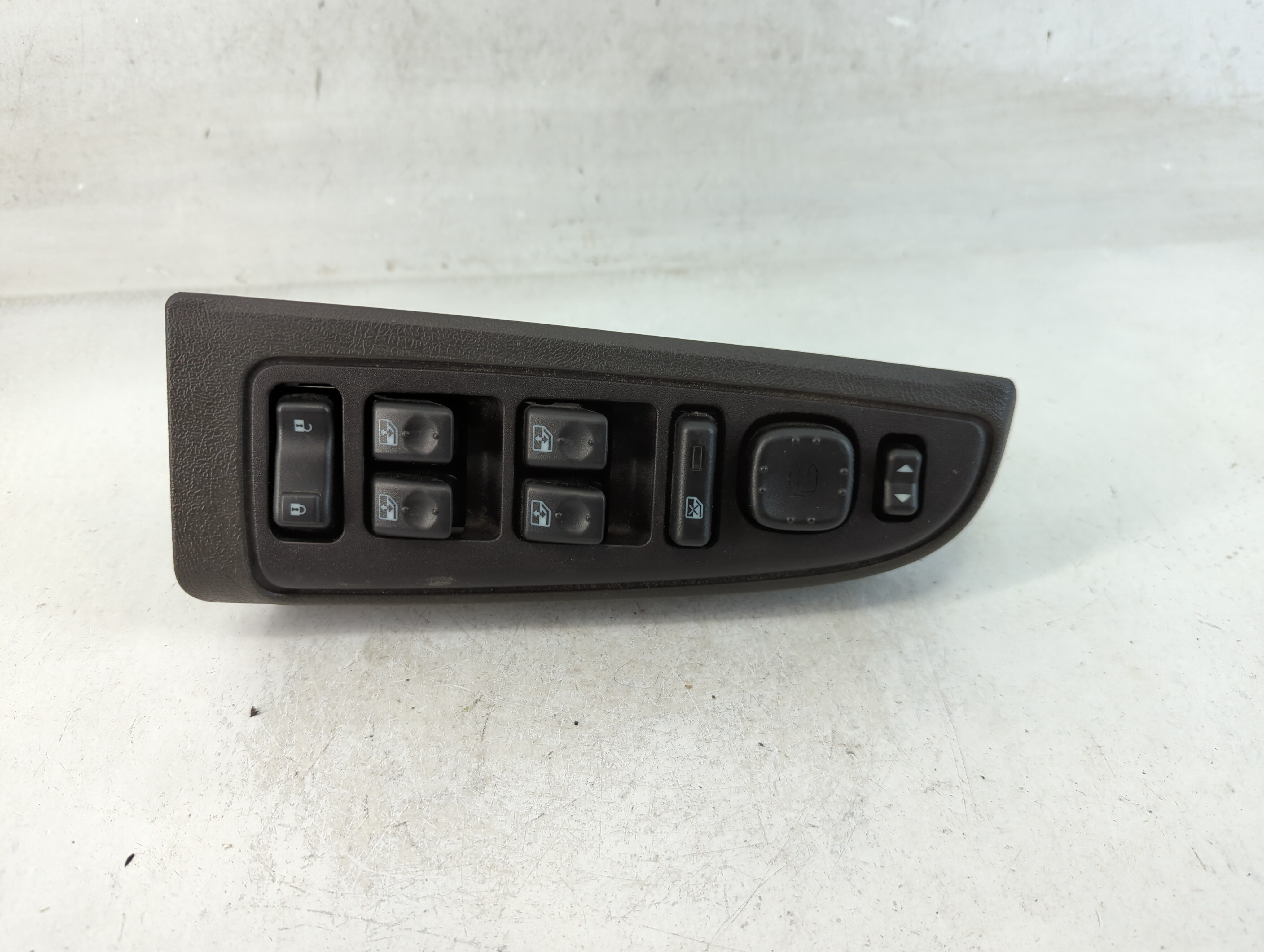 2003-2007 Gmc Sierra 1500 Driver Left Door Master Power Window Switch 850646 - Oemusedautoparts1.com