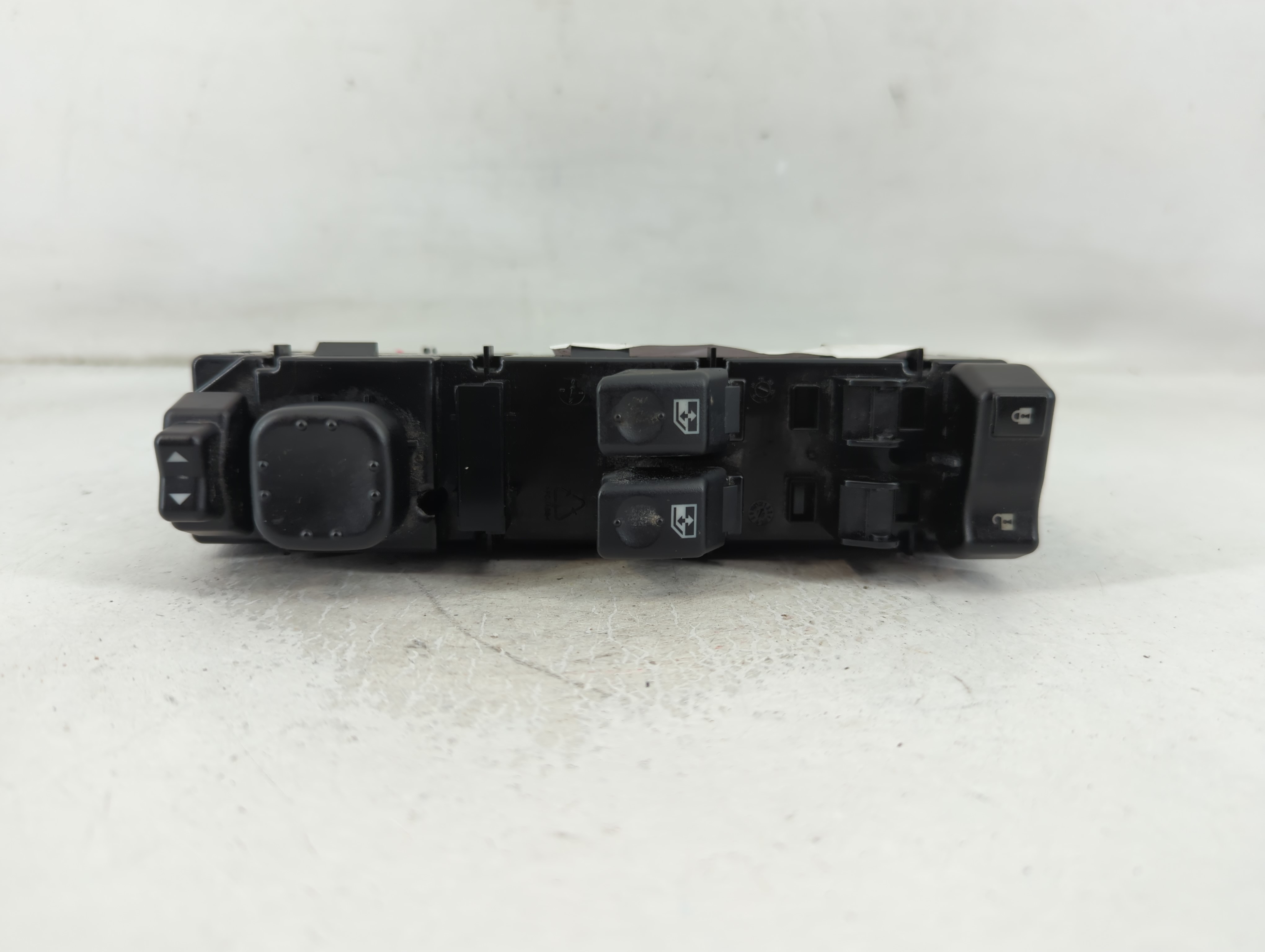 2005 Gmc Sierra 1500 Driver Left Door Master Power Window Switch 850683 - Oemusedautoparts1.com