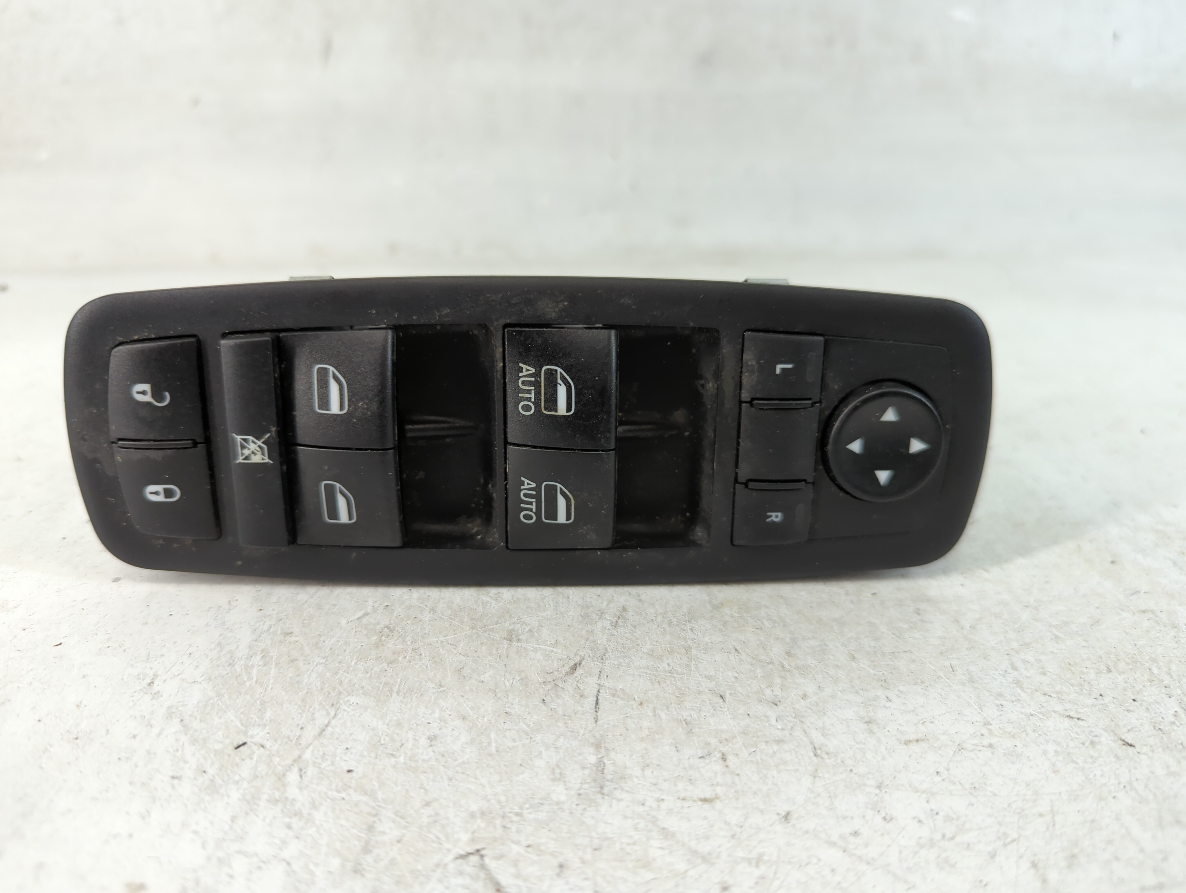 2017-2022 Chrysler Pacifica Driver Left Door Master Power Window Switch 850718 - Oemusedautoparts1.com