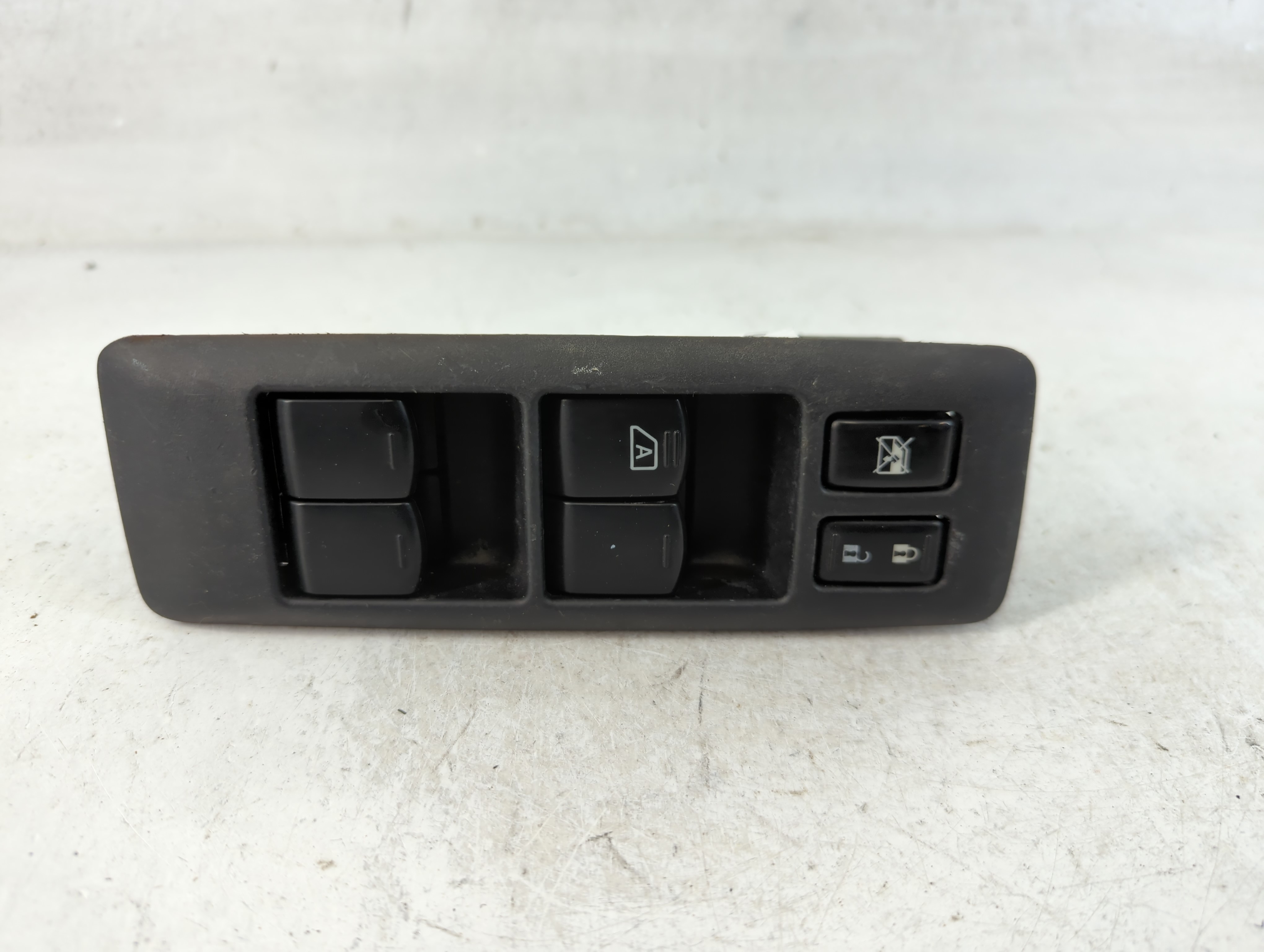2010 Nissan Rogue Driver Left Door Master Power Window Switch 850770 - Oemusedautoparts1.com