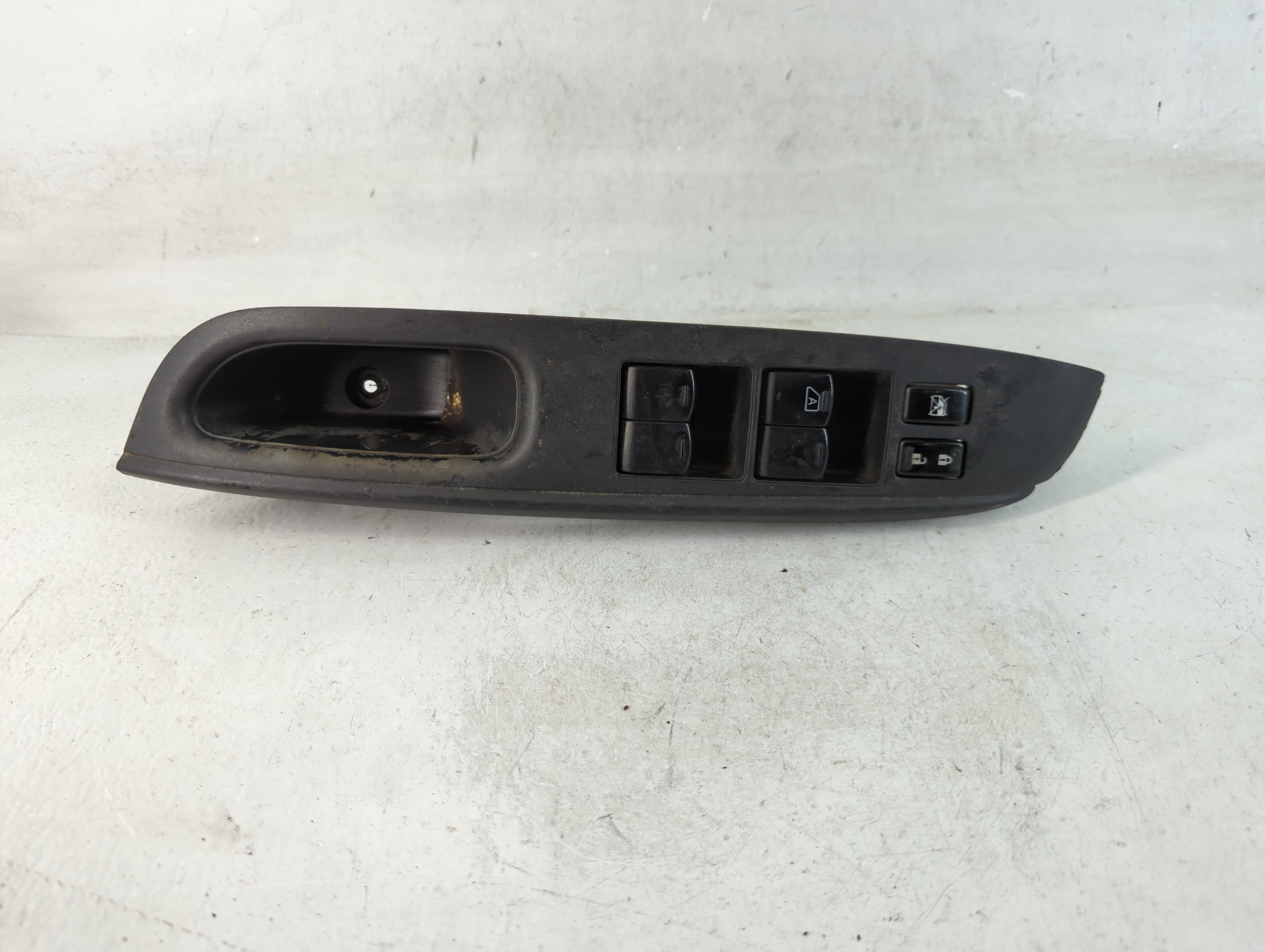 2012-2019 Nissan Versa Driver Left Door Master Power Window Switch 850815 - Oemusedautoparts1.com