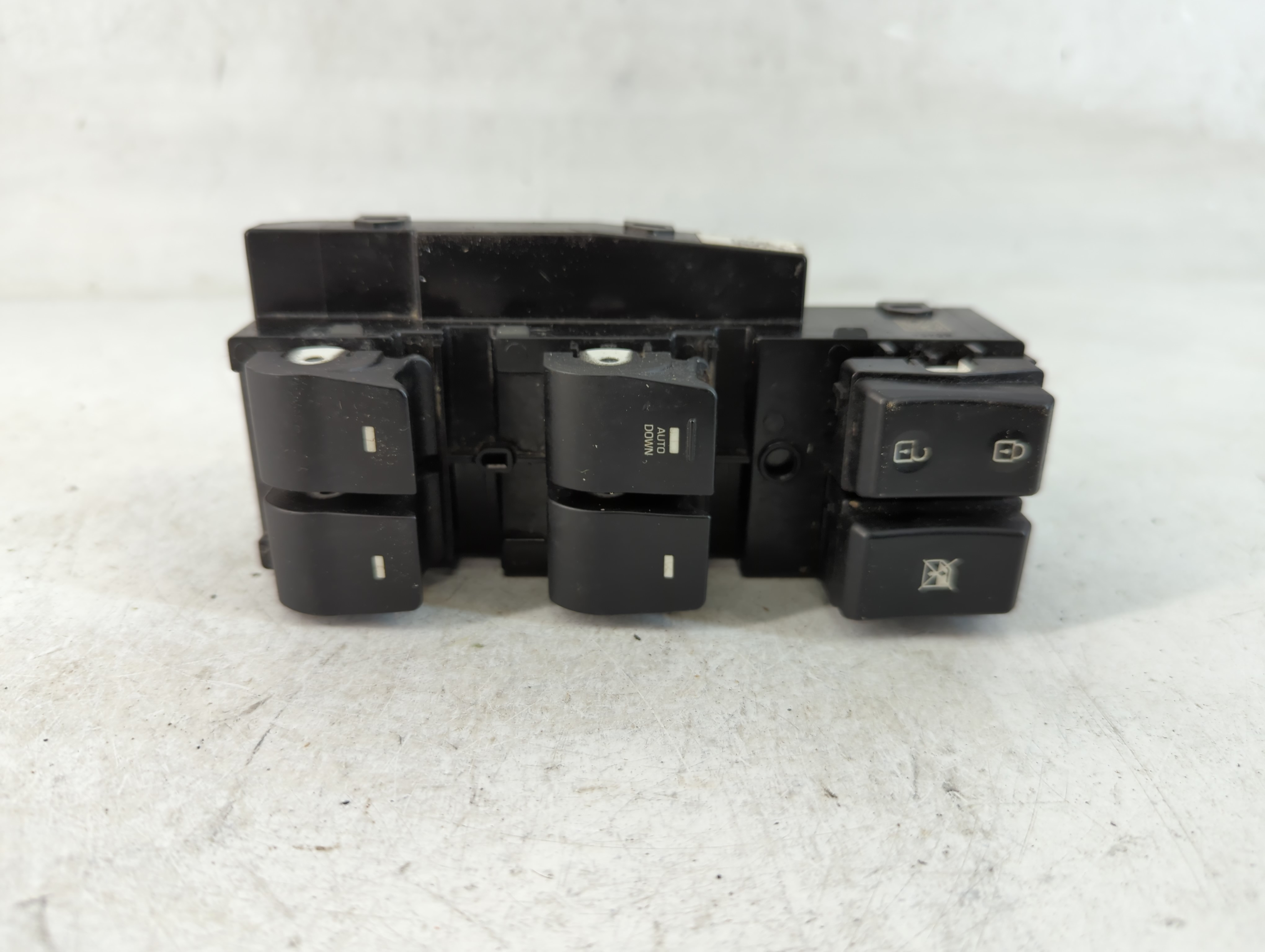 2017-2020 Hyundai Elantra Driver Left Door Master Power Window Switch 850884 - Oemusedautoparts1.com