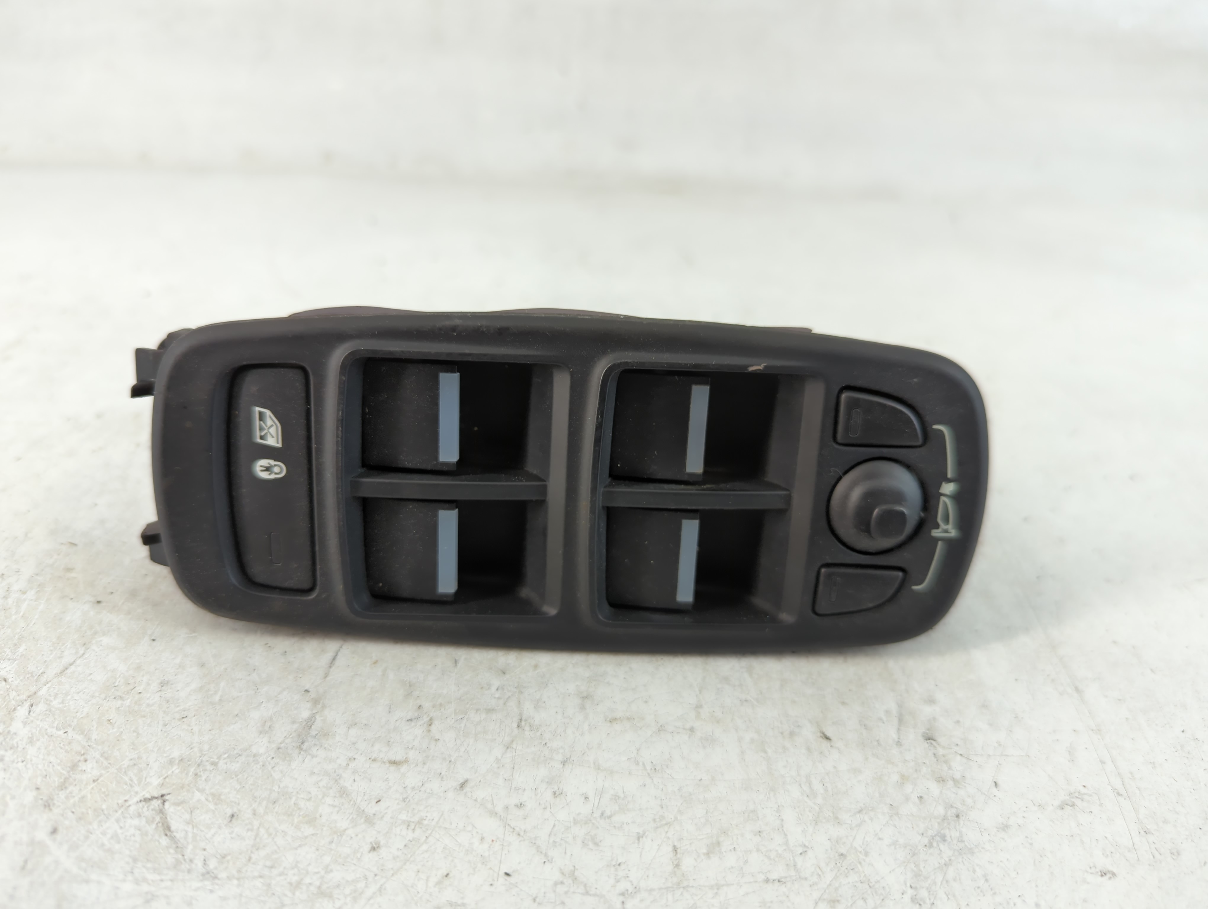 Picture of 2017-2019 Jaguar Xe Driver Left Door Master Power Window Switch 850893
