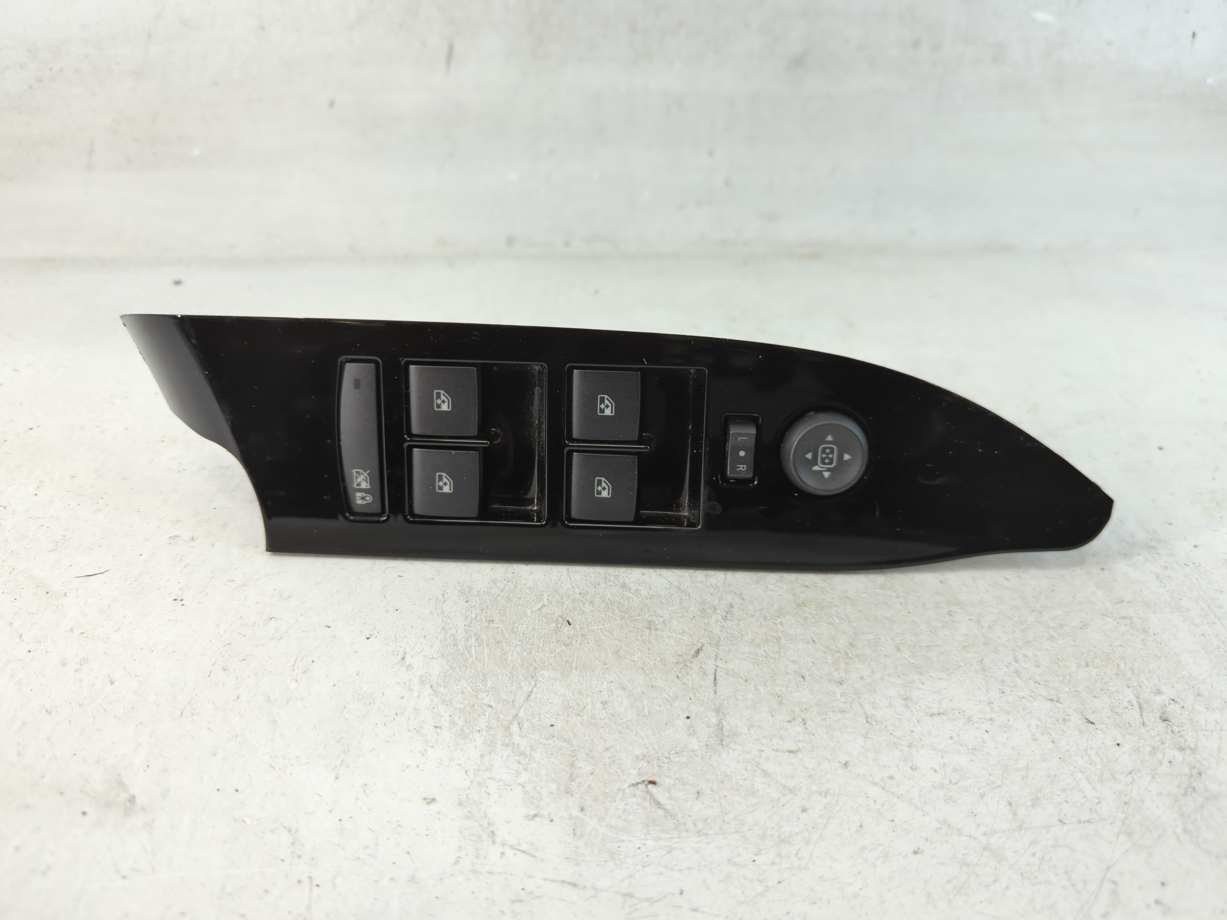 2013-2014 Cadillac Xts Driver Left Door Master Power Window Switch 850899 - Oemusedautoparts1.com