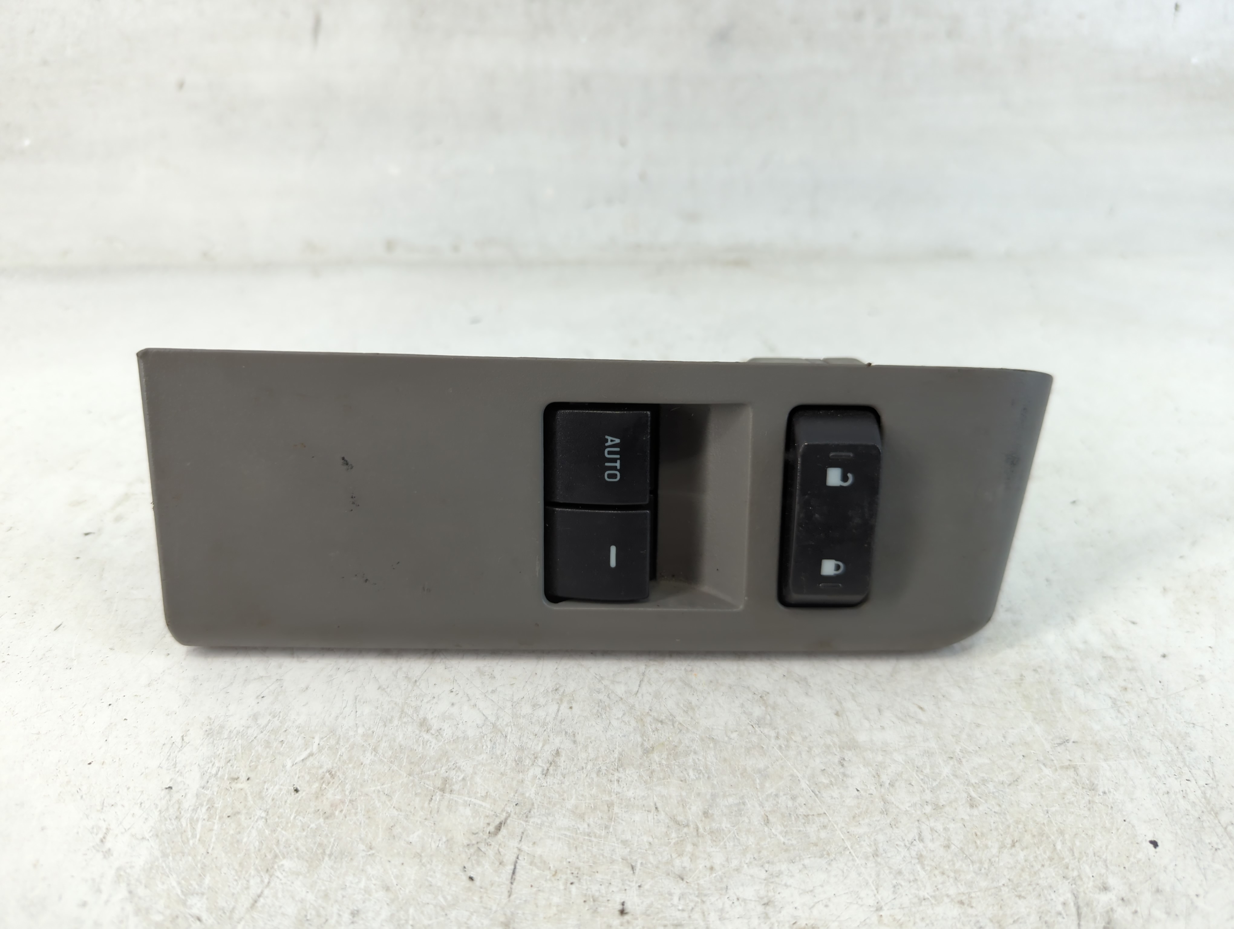 Picture of Ford E-350 Club Wagon Driver Left Door Master Power Window Switch 850942