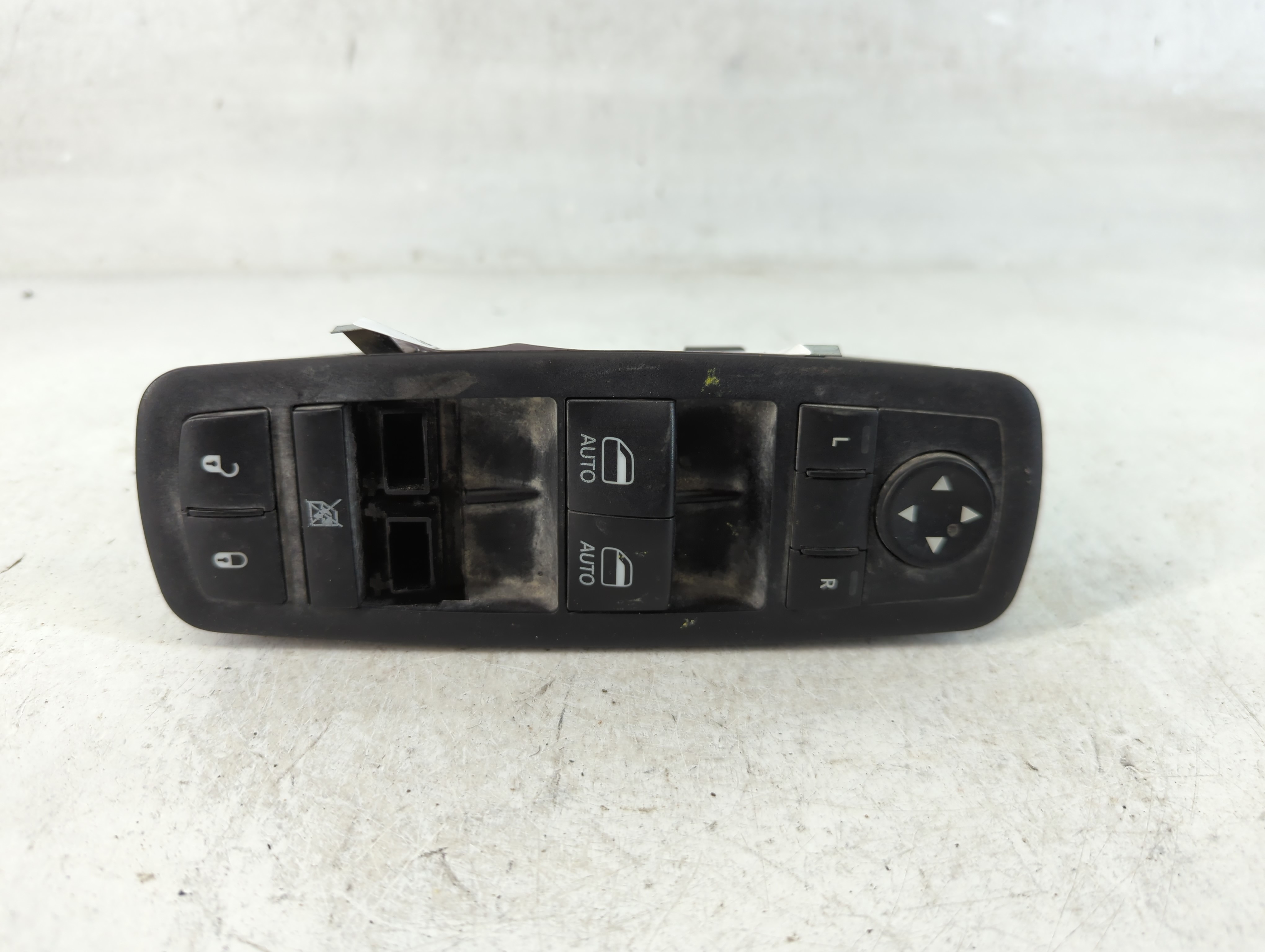 Picture of Dodge Ram 1500 Driver Left Door Master Power Window Switch 68110866ab 850957