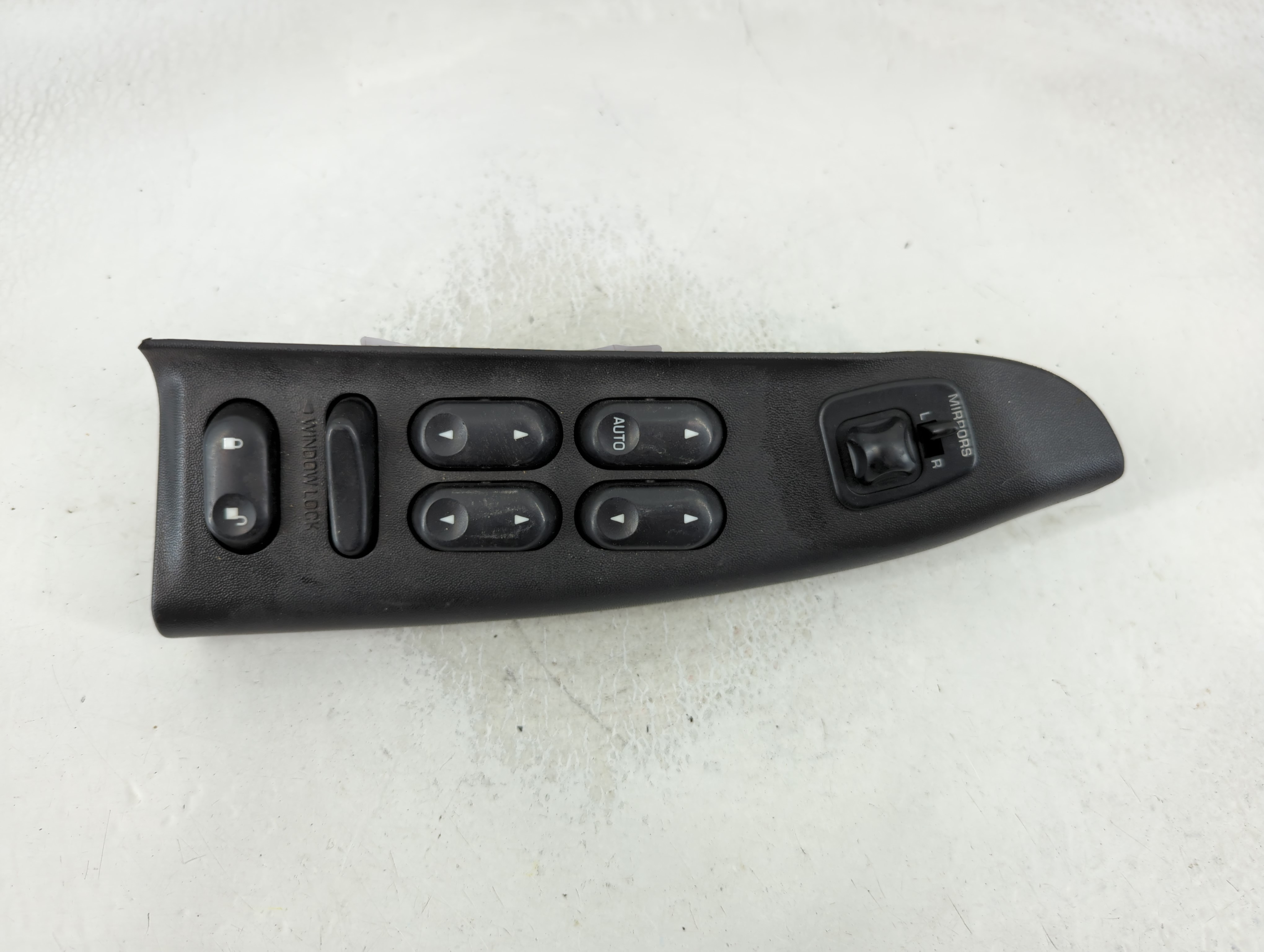 2005 Ford F-350 Super Duty Driver Left Door Master Power Window Switch 850973 - Oemusedautoparts1.com