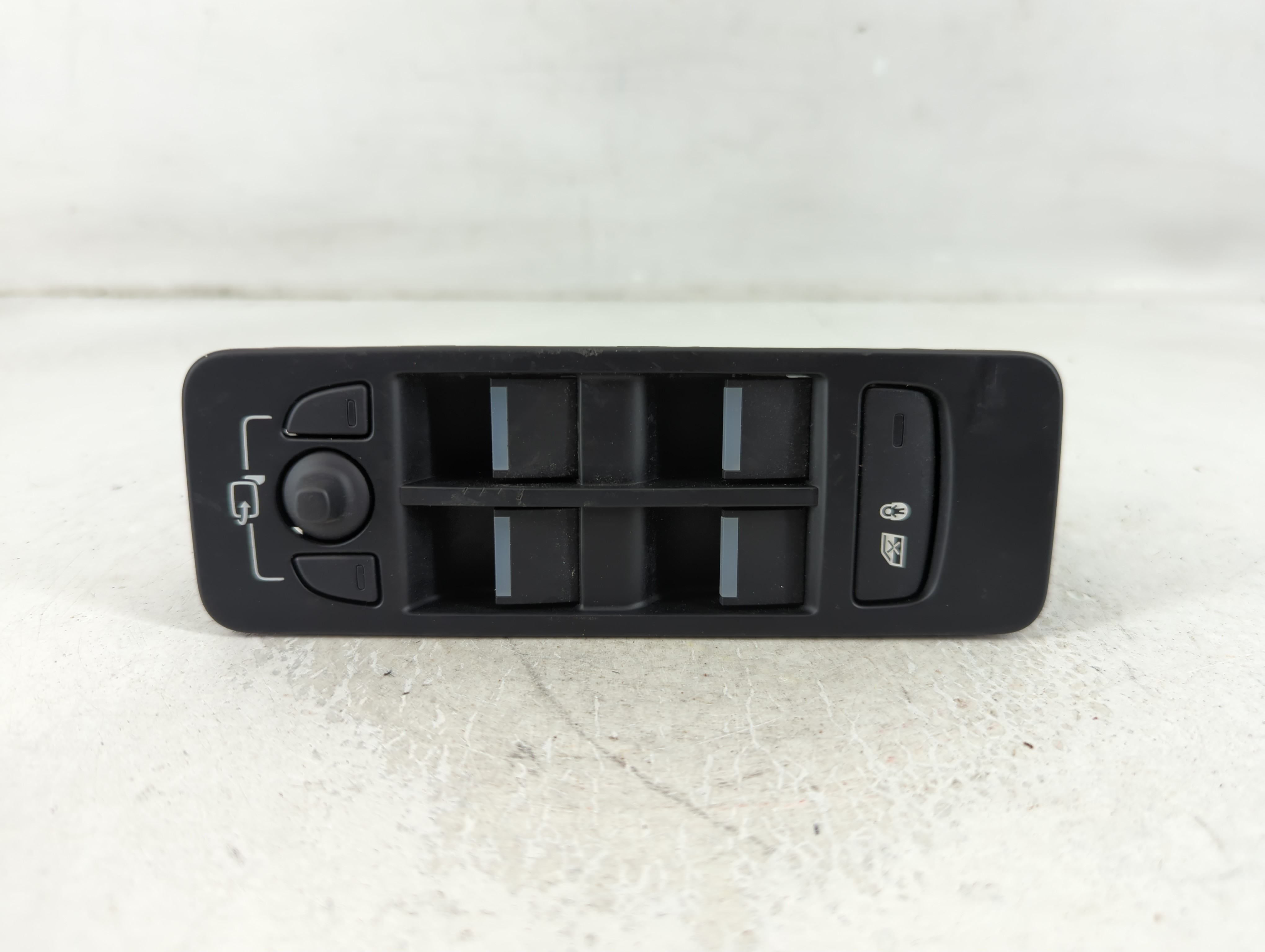 Picture of 2023 Land Rover Discovery Sport Driver Left Door Master Power Window Switch 851078
