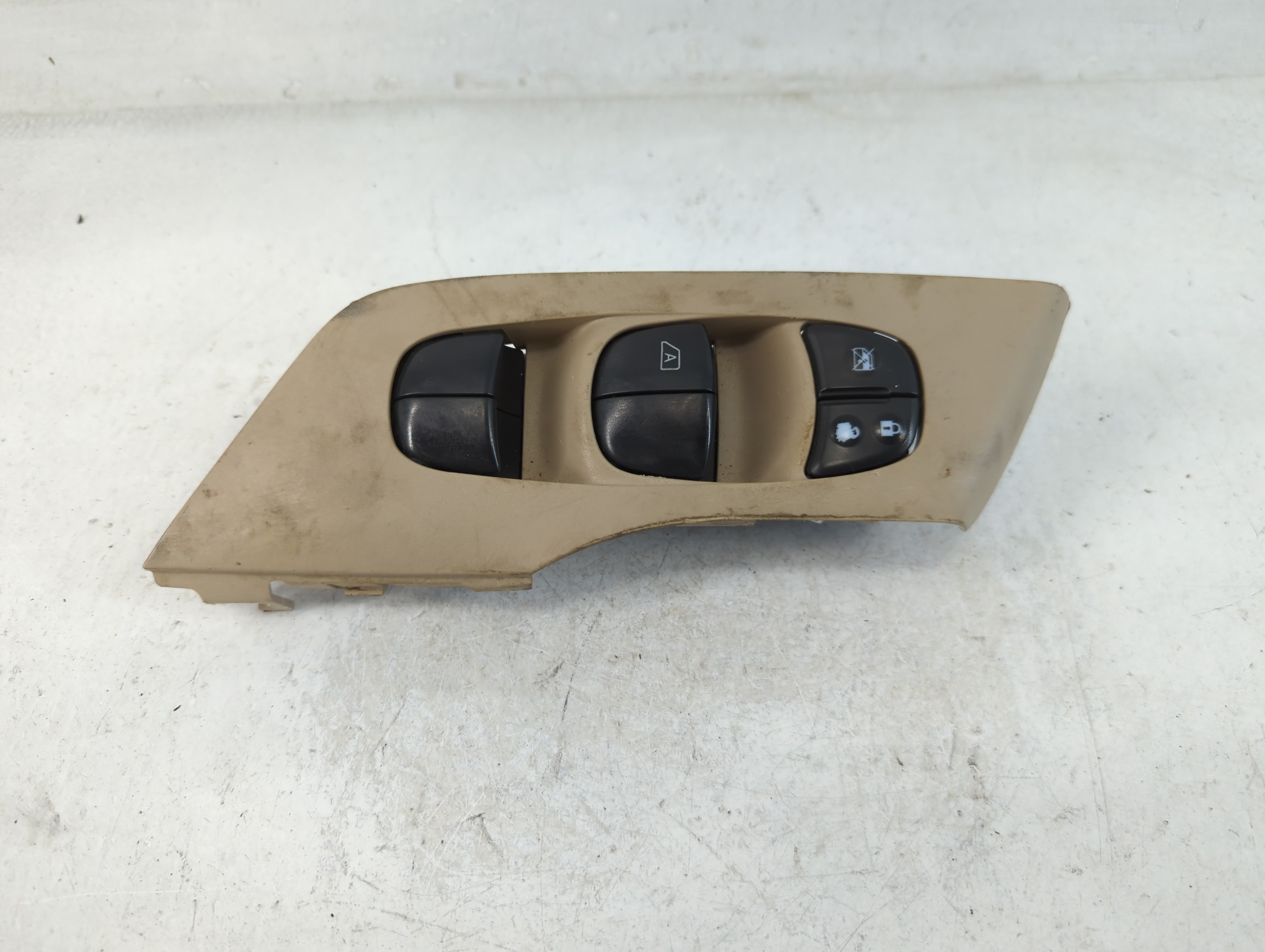2013-2018 Nissan Altima Driver Left Door Master Power Window Switch 851135 - Oemusedautoparts1.com