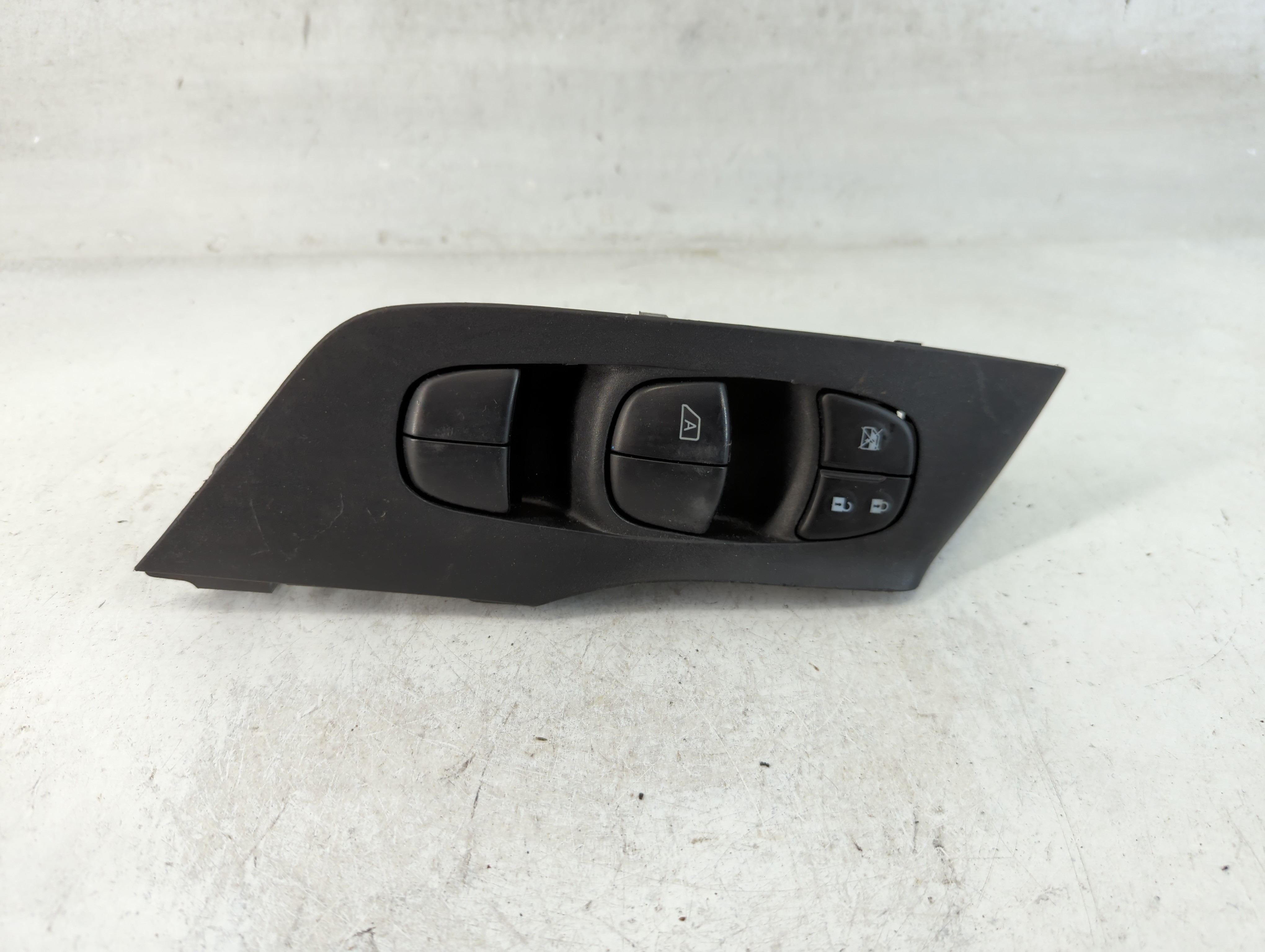 2013-2018 Nissan Altima Driver Left Door Master Power Window Switch 851158 - Oemusedautoparts1.com