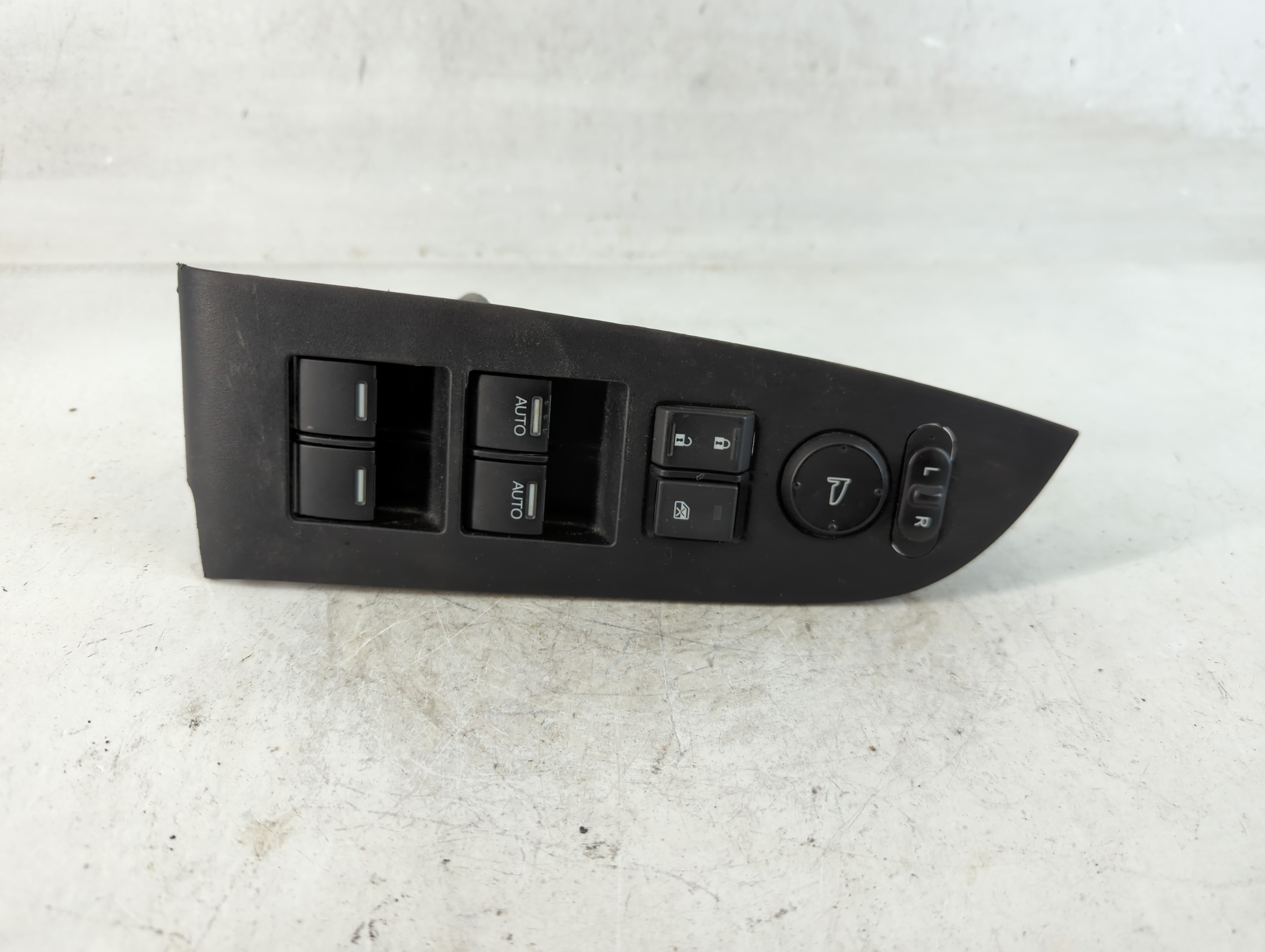 Picture of 2014-2017 Honda Odyssey Driver Left Door Master Power Window Switch 851210