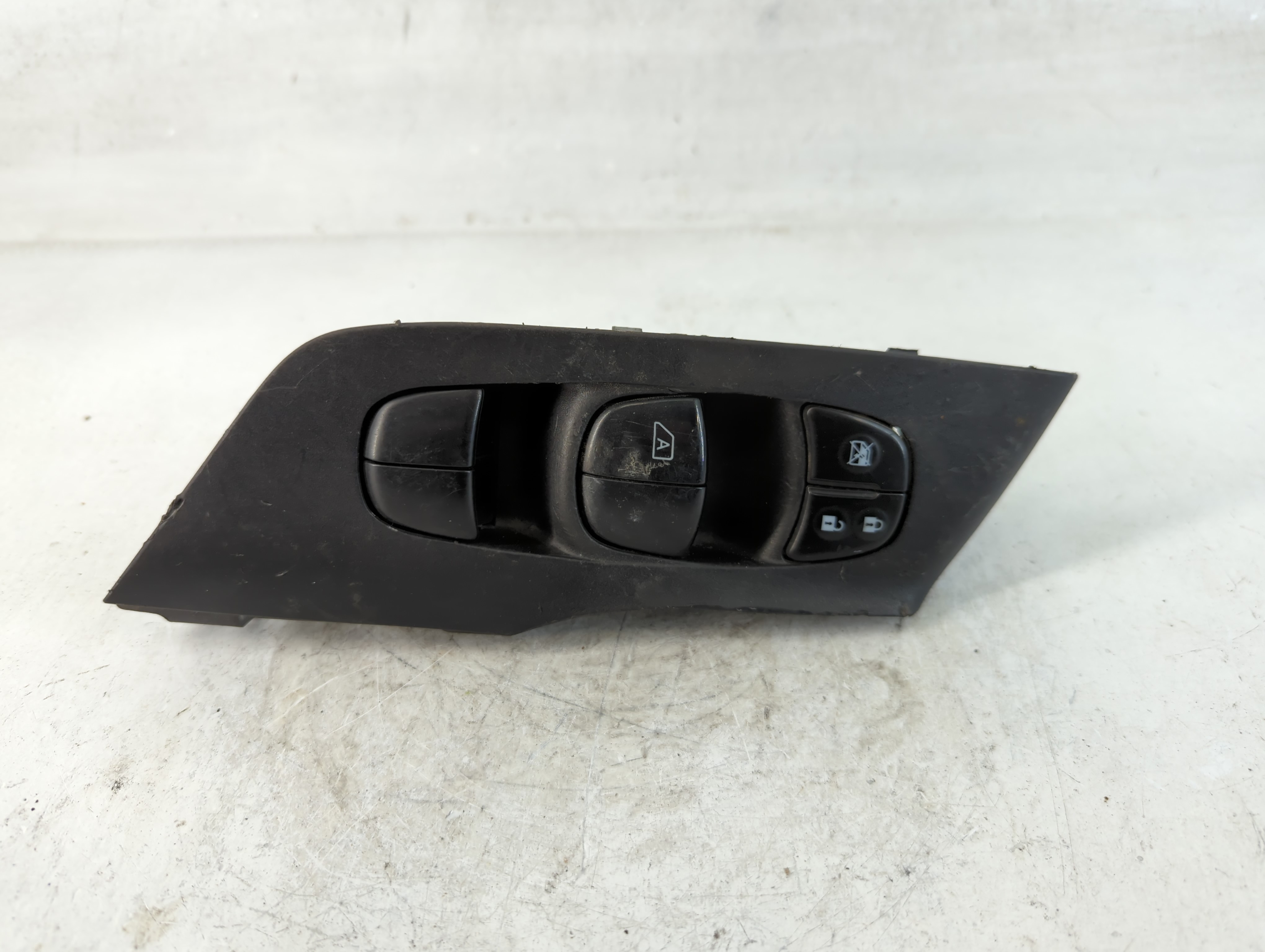 2013-2018 Nissan Altima Driver Left Door Master Power Window Switch 851237 - Oemusedautoparts1.com