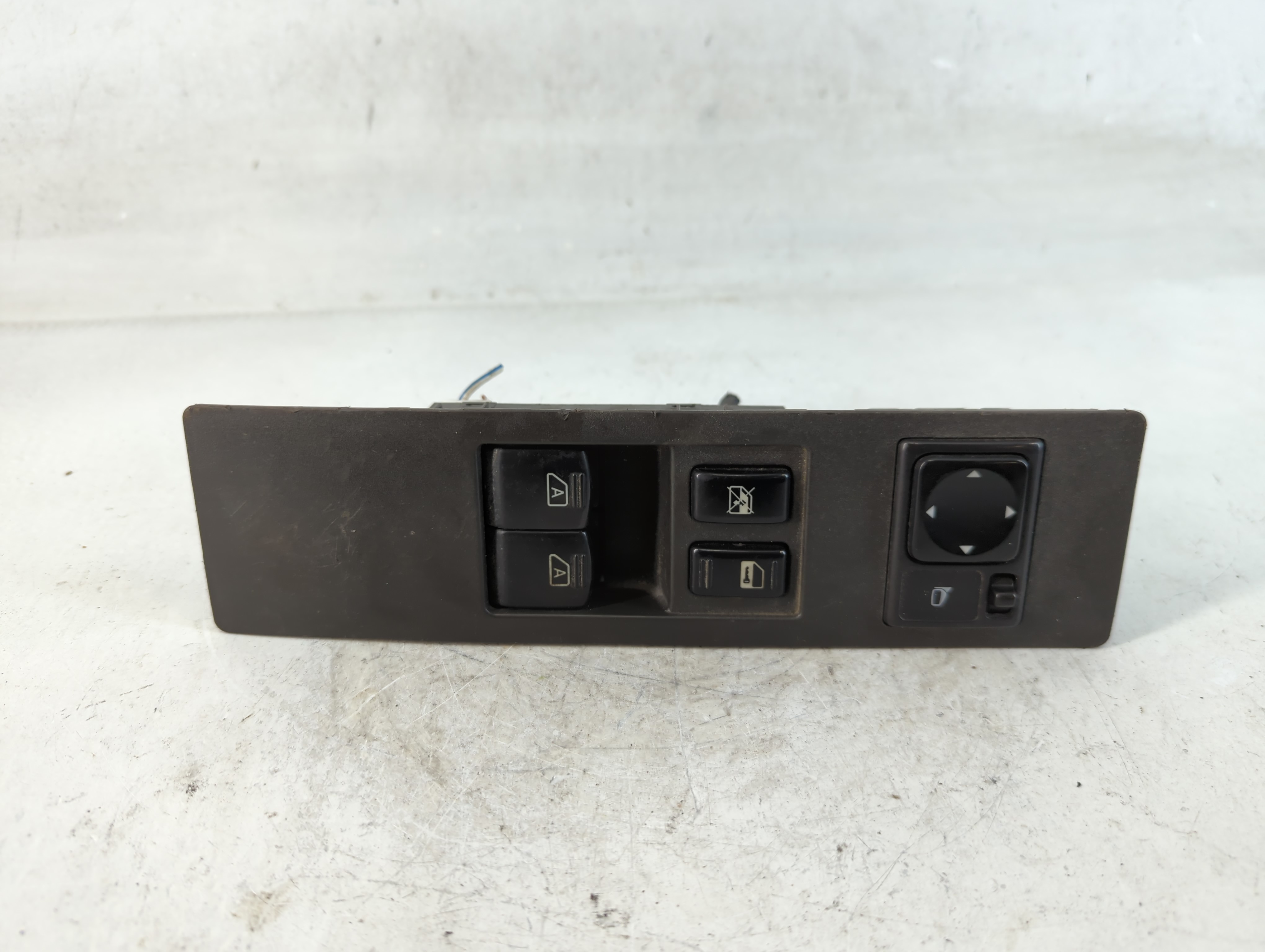 2005 Nissan Titan Driver Left Door Master Power Window Switch 851250 - Oemusedautoparts1.com