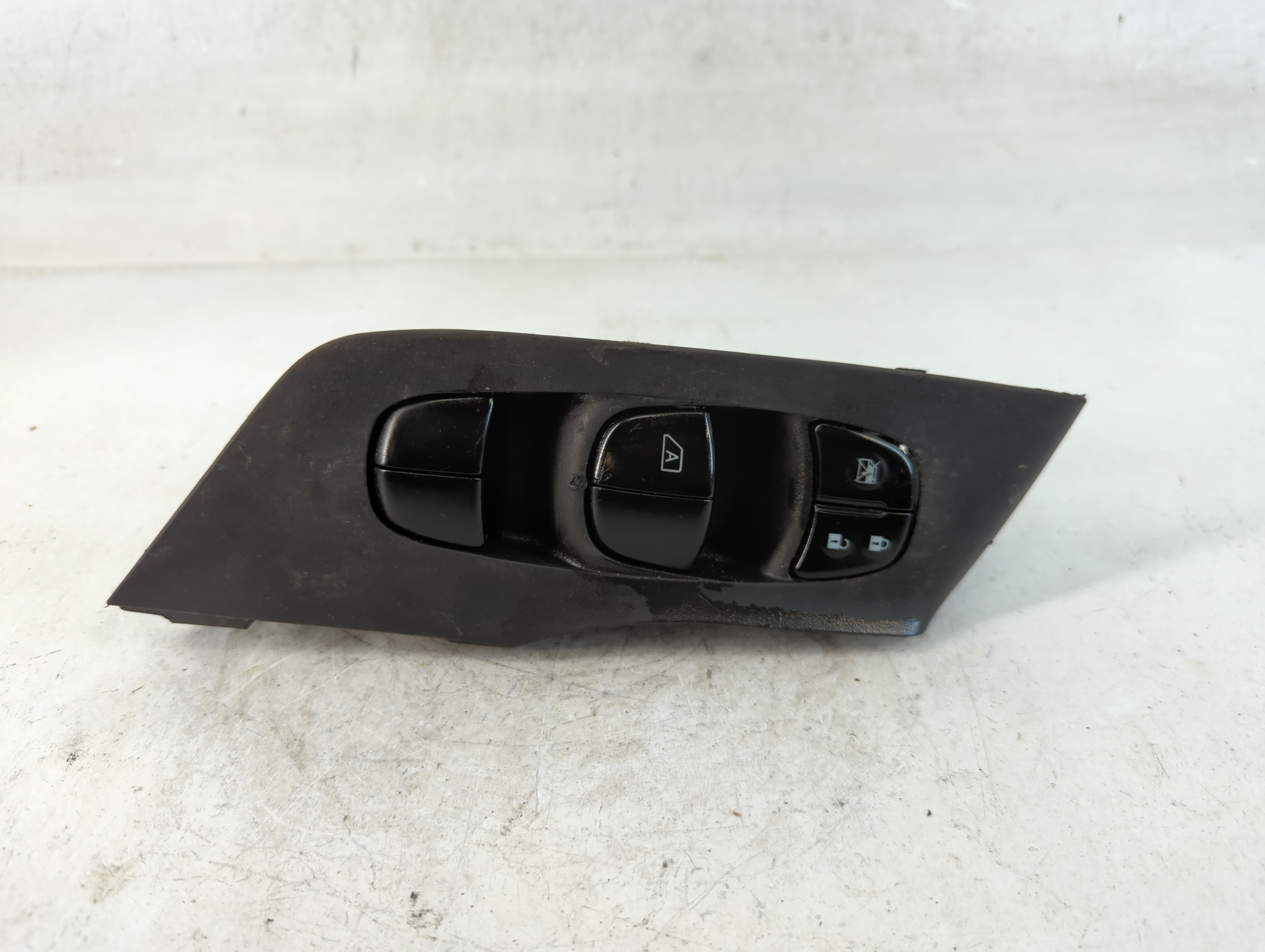 2013-2018 Nissan Altima Driver Left Door Master Power Window Switch 851252 - Oemusedautoparts1.com