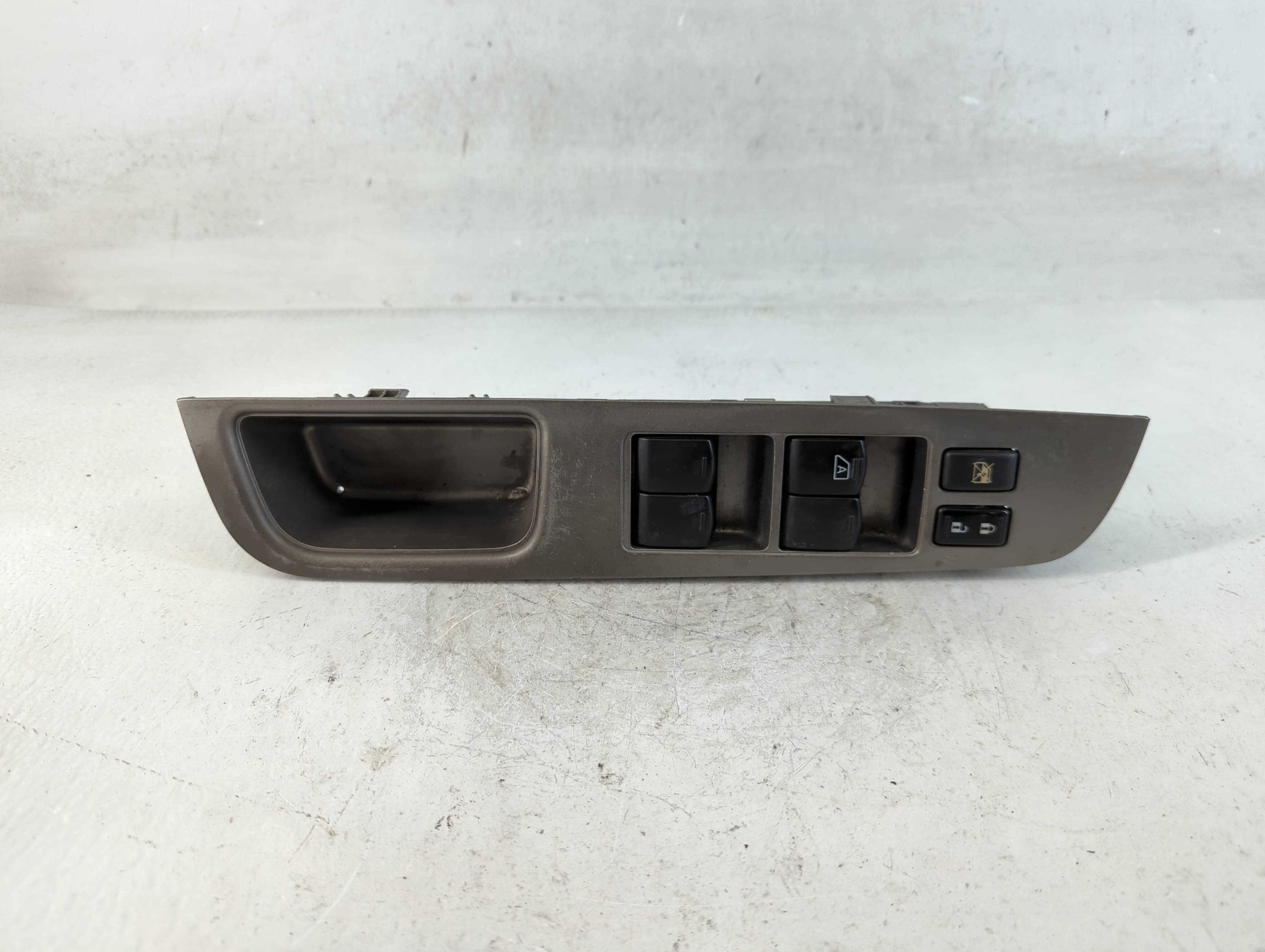2010-2012 Nissan Versa Driver Left Door Master Power Window Switch 851256 - Oemusedautoparts1.com