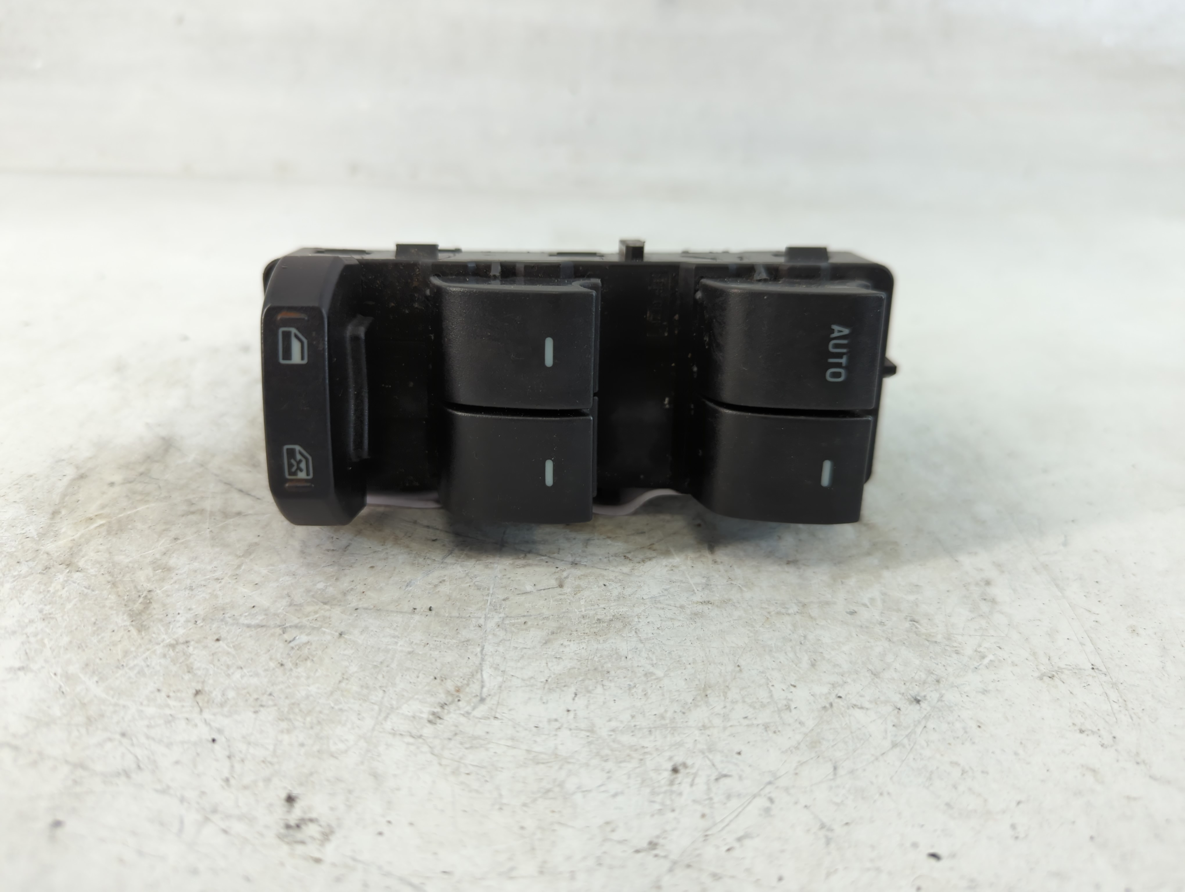 2006-2007 Ford Fusion Driver Left Door Master Power Window Switch 851261 - Oemusedautoparts1.com